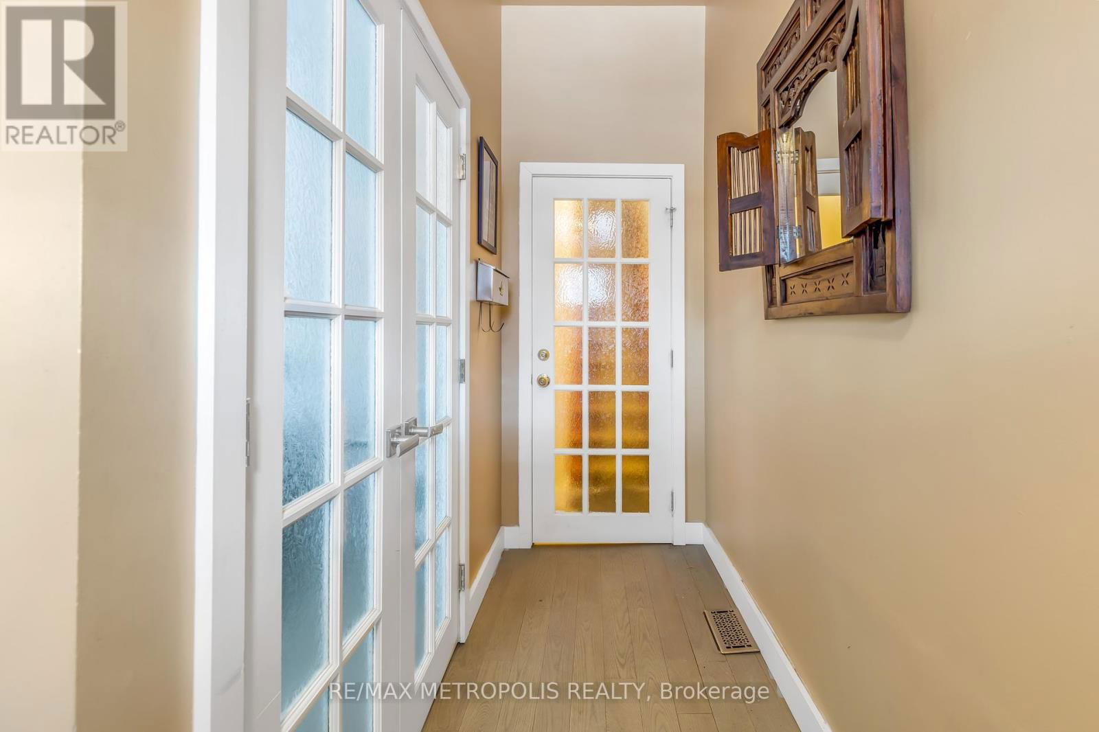 52 FERN AVENUE Image 18