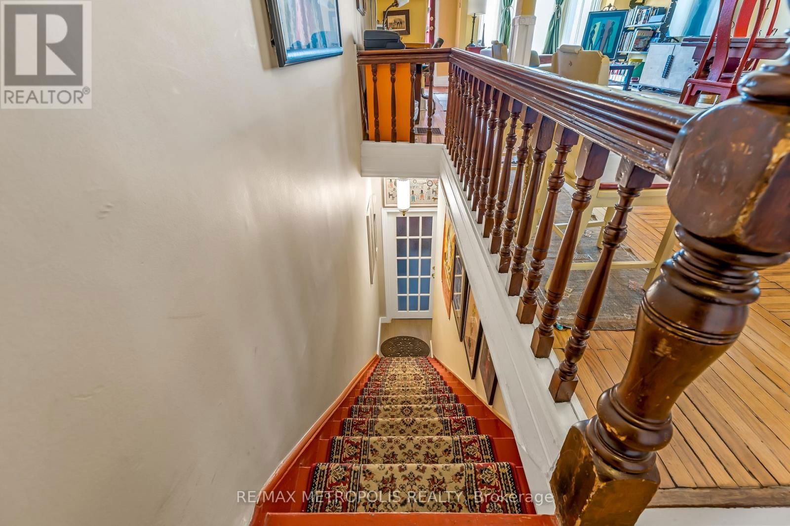 52 FERN AVENUE Image 19