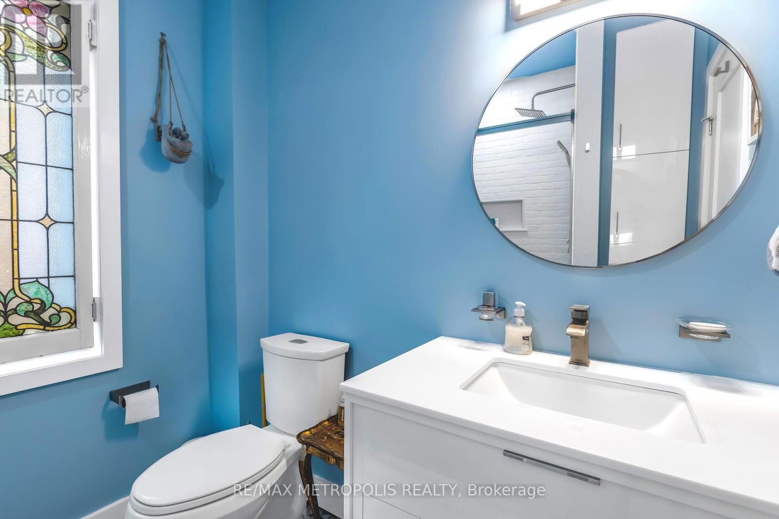 52 FERN AVENUE Image 28