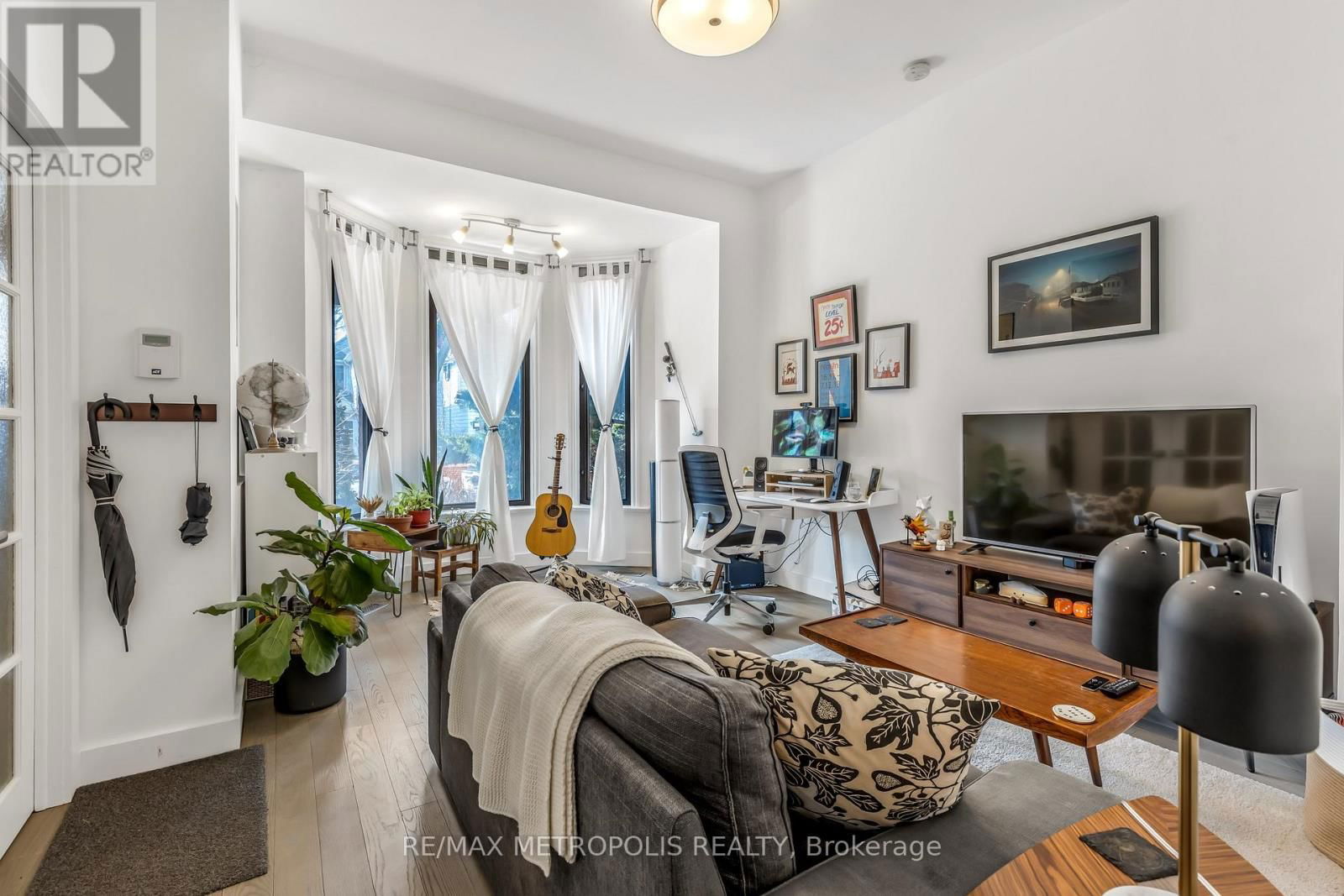 52 FERN AVENUE Image 5