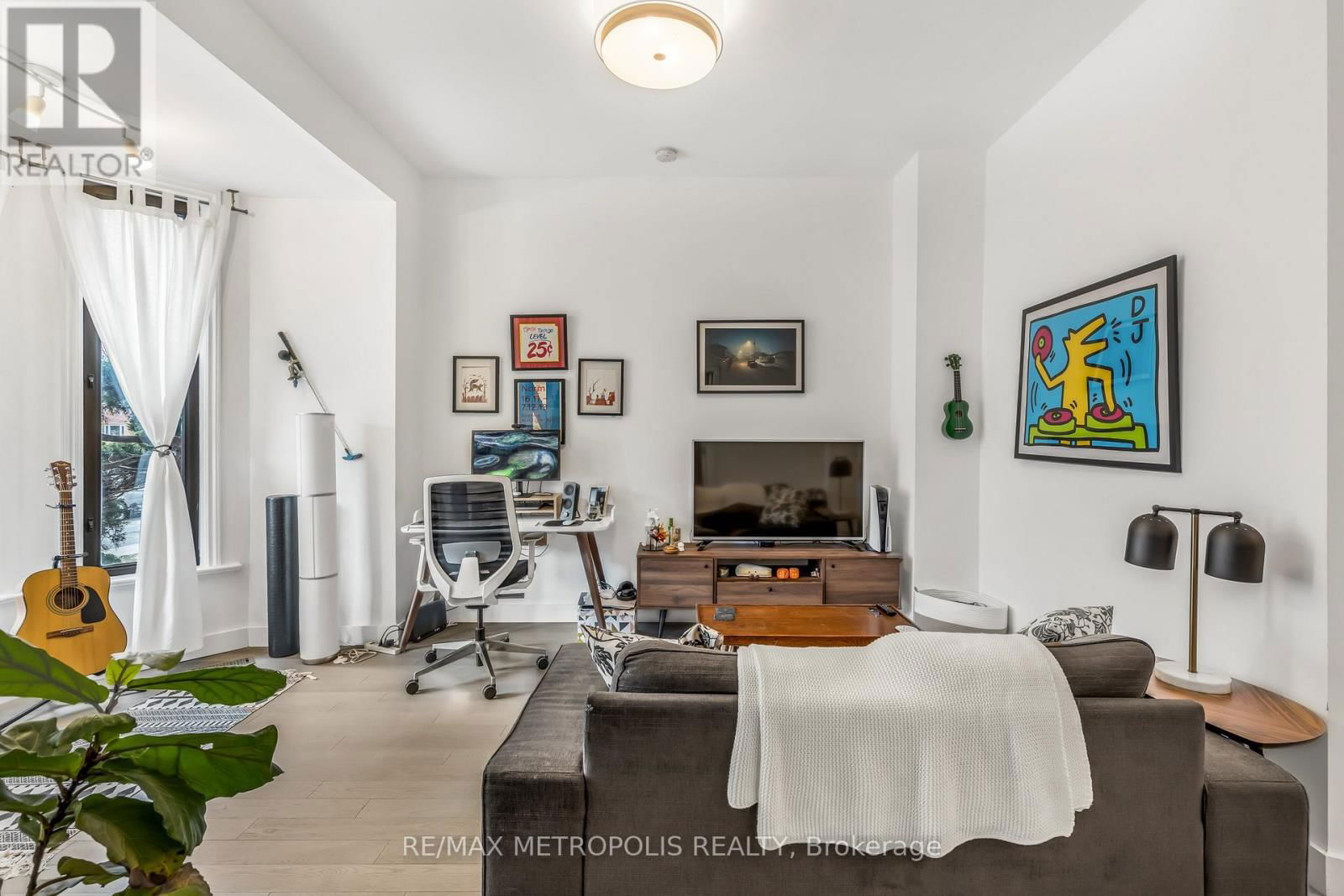 52 FERN AVENUE Image 6