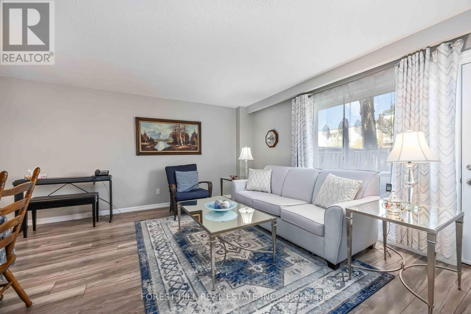 22 - 435 SILVERSTONE DRIVE Image 10