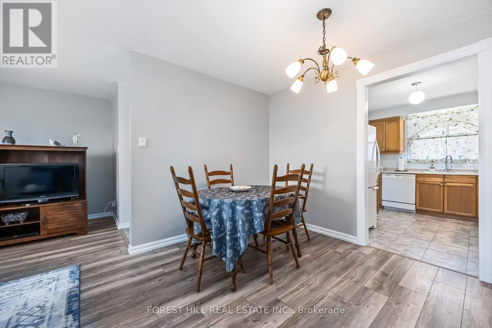 22 - 435 SILVERSTONE DRIVE Image 14