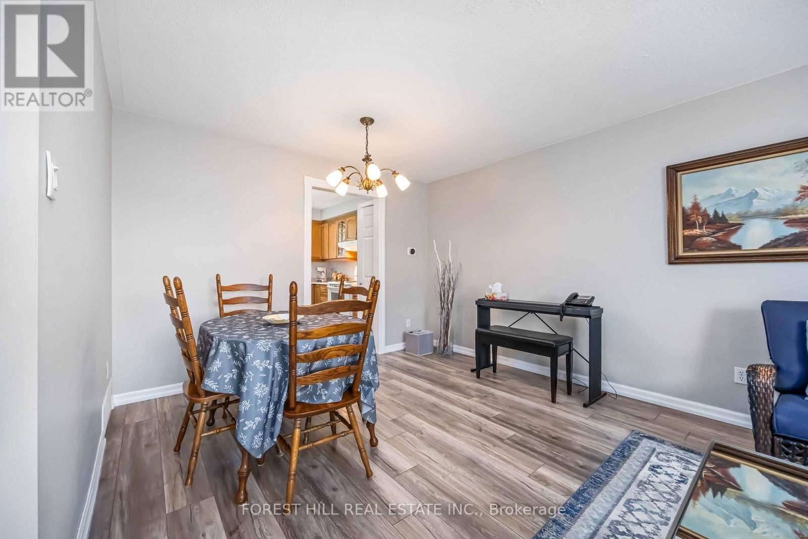 22 - 435 SILVERSTONE DRIVE Image 17