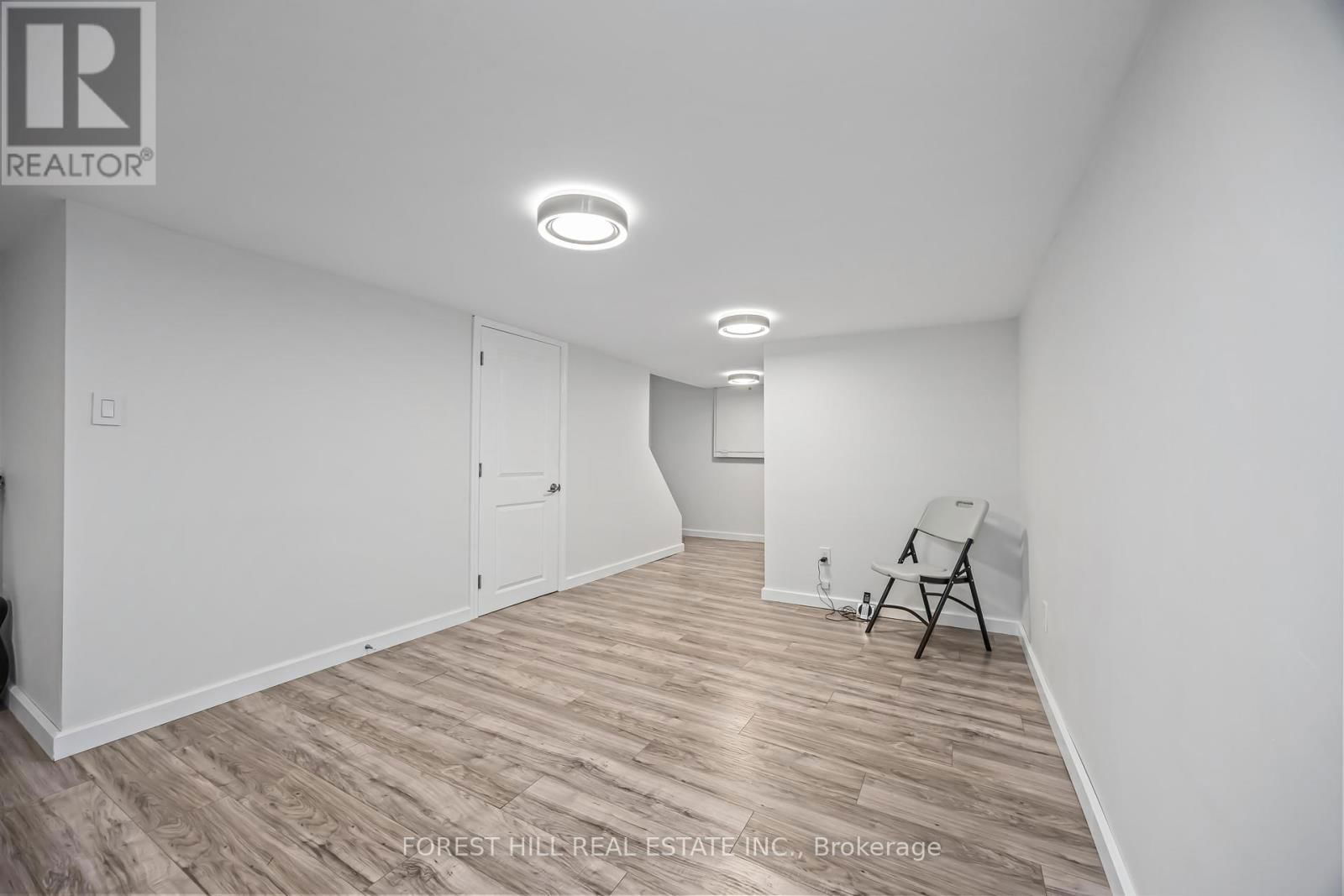 22 - 435 SILVERSTONE DRIVE Image 23