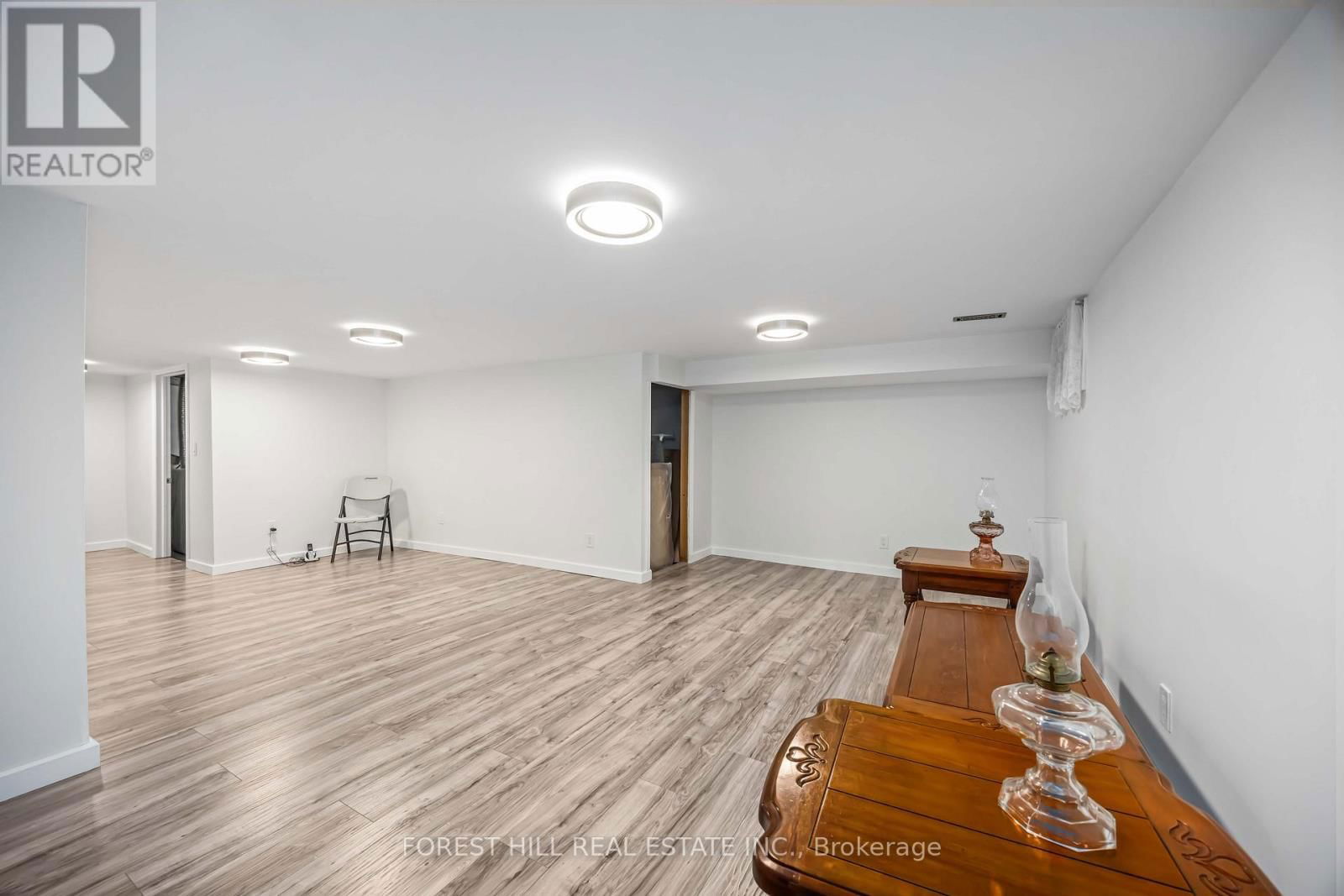22 - 435 SILVERSTONE DRIVE Image 25