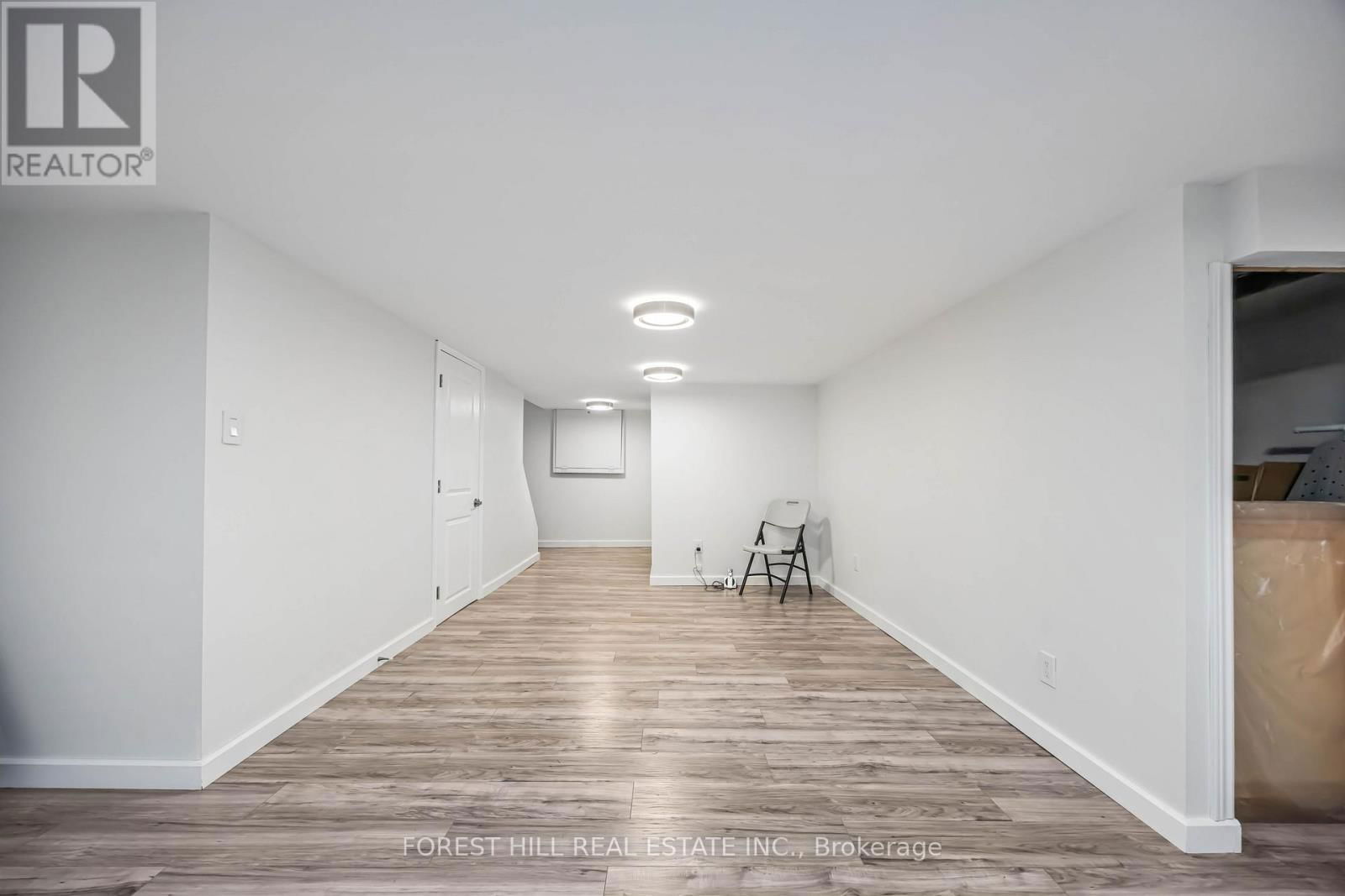 22 - 435 SILVERSTONE DRIVE Image 27