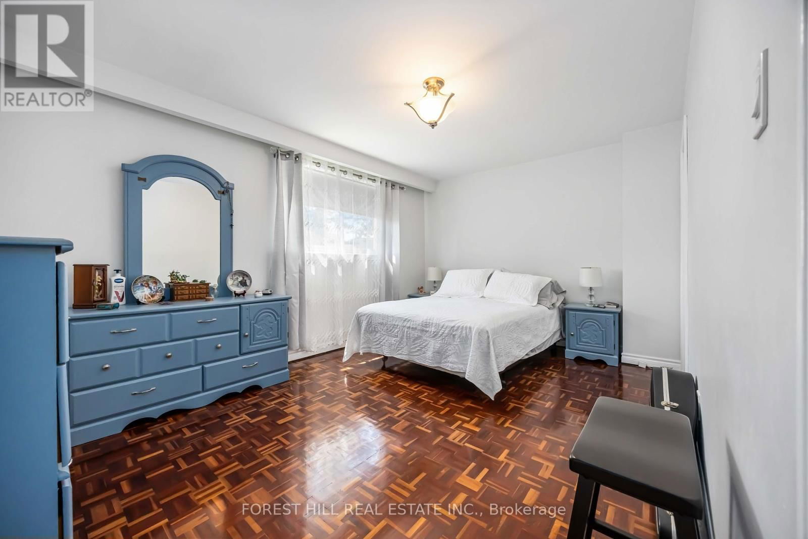 22 - 435 SILVERSTONE DRIVE Image 34