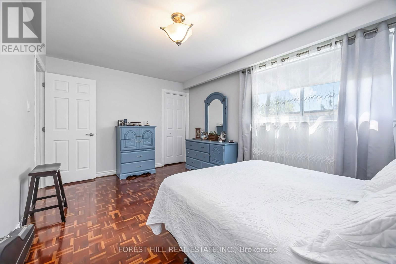 22 - 435 SILVERSTONE DRIVE Image 36