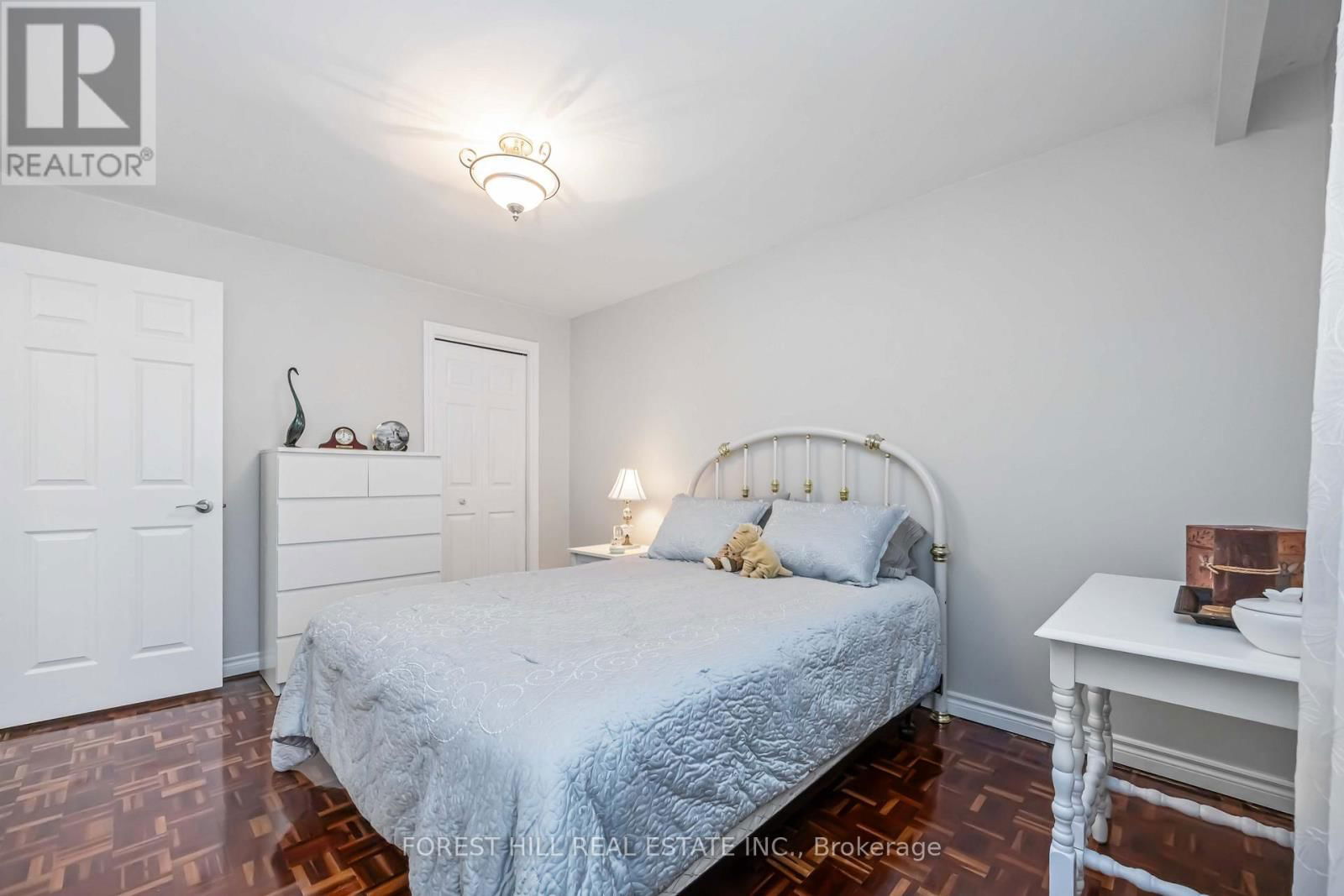 22 - 435 SILVERSTONE DRIVE Image 38