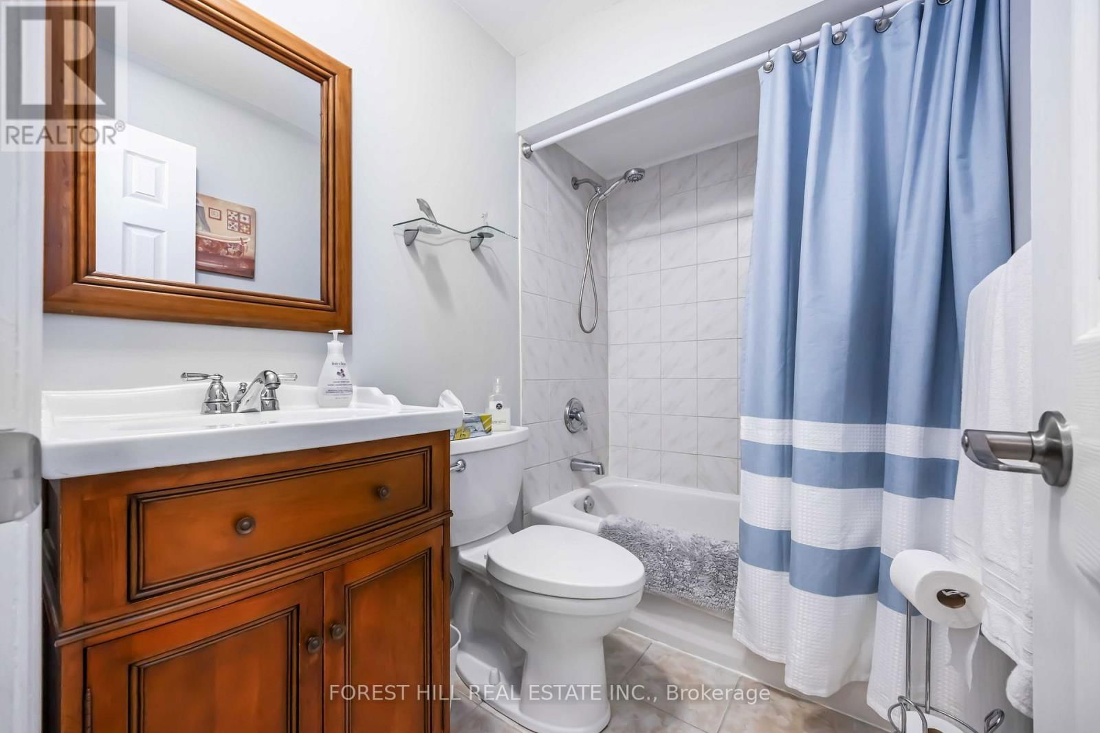 22 - 435 SILVERSTONE DRIVE Image 44
