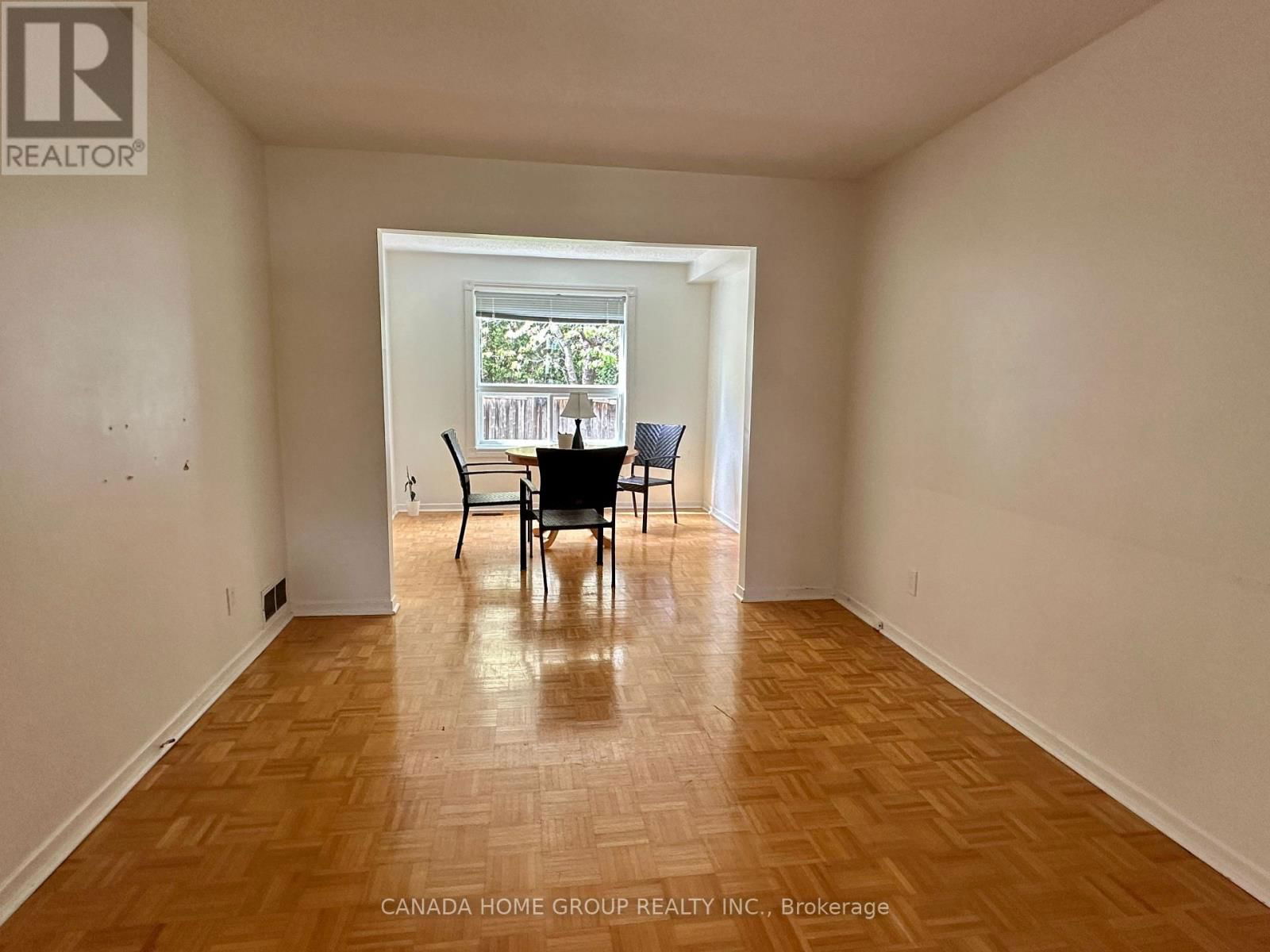 303 RIEL DRIVE Image 11