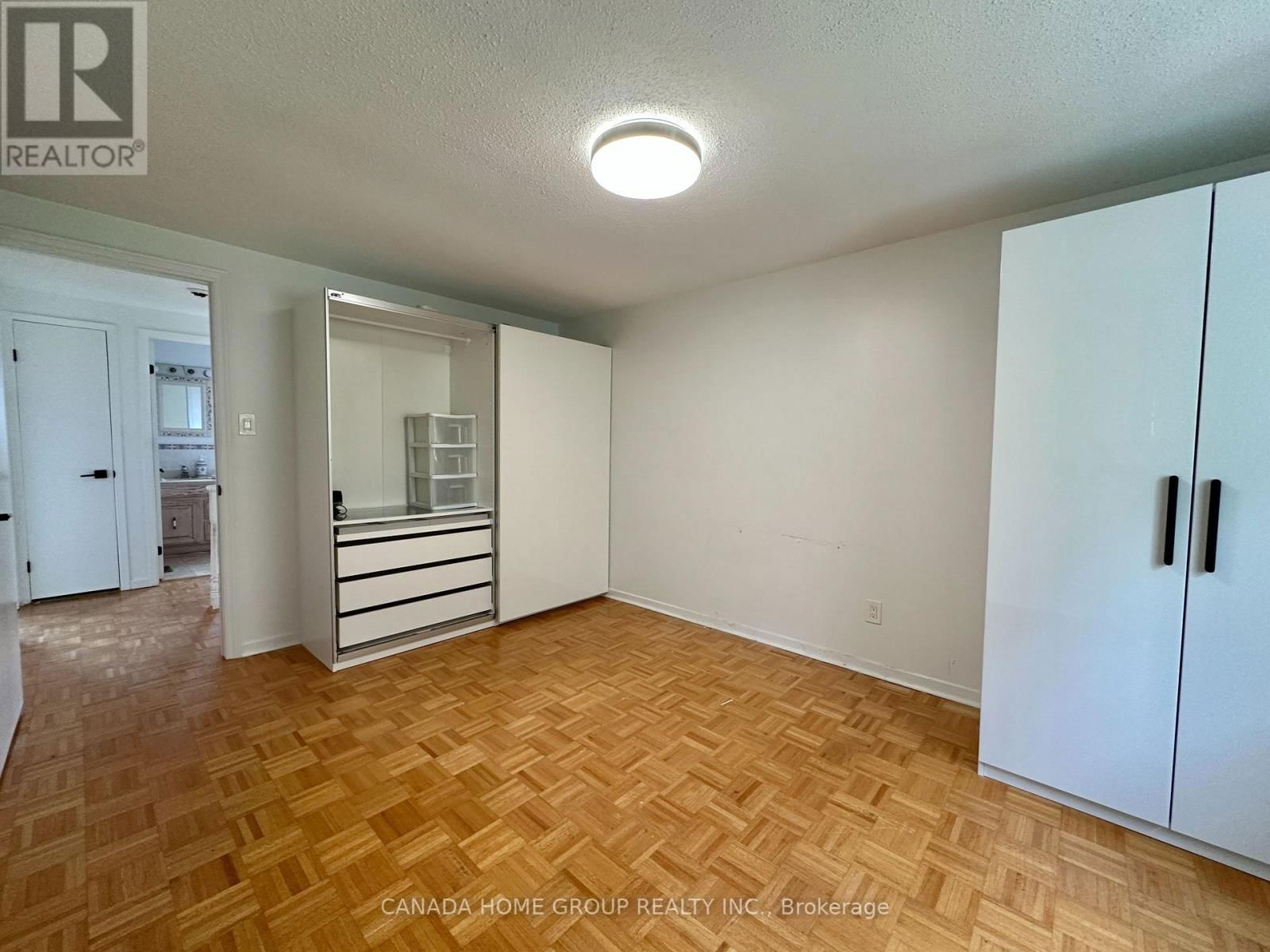 303 RIEL DRIVE Image 14