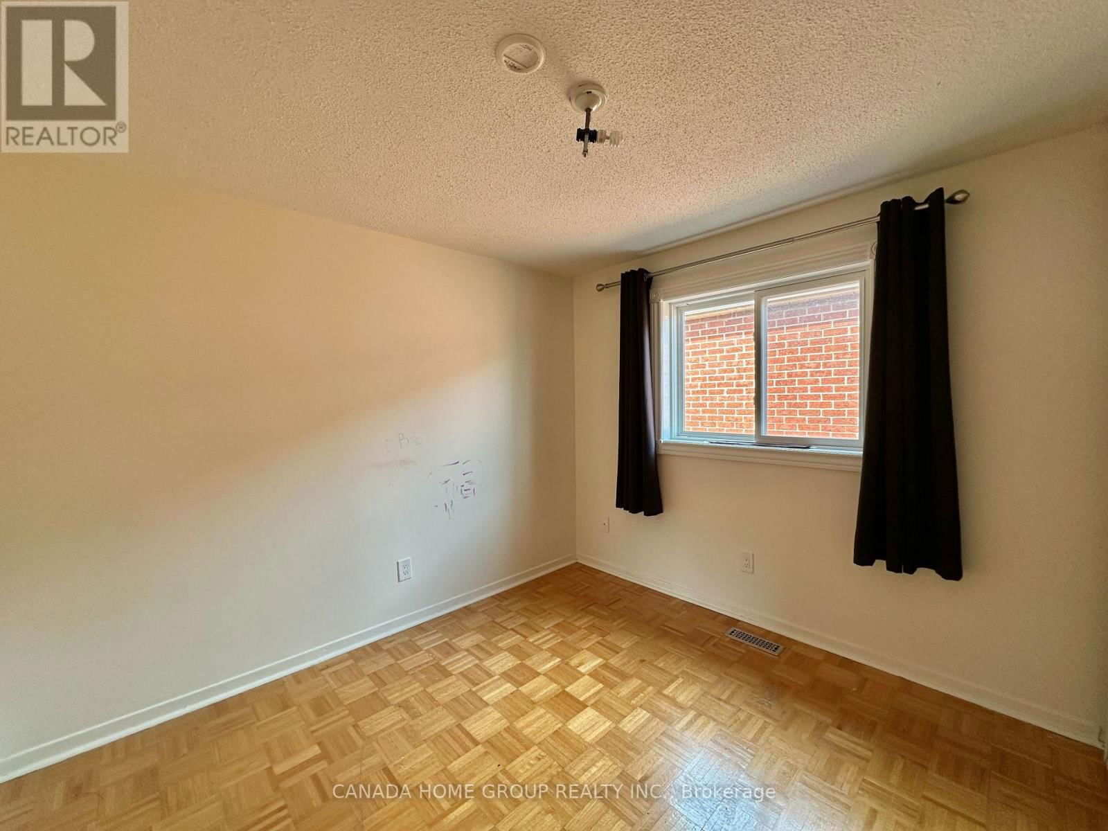 303 RIEL DRIVE Image 17