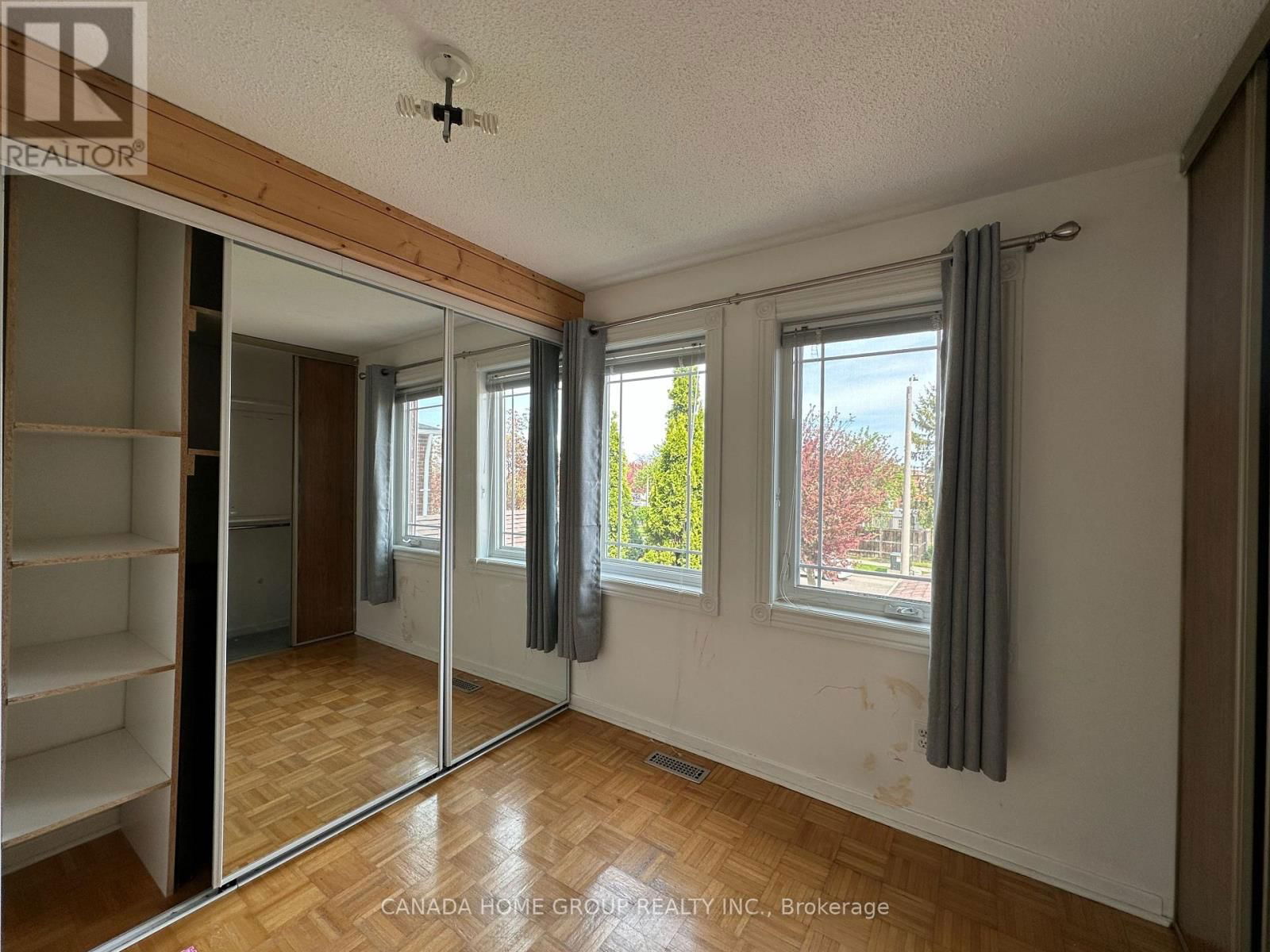 303 RIEL DRIVE Image 18