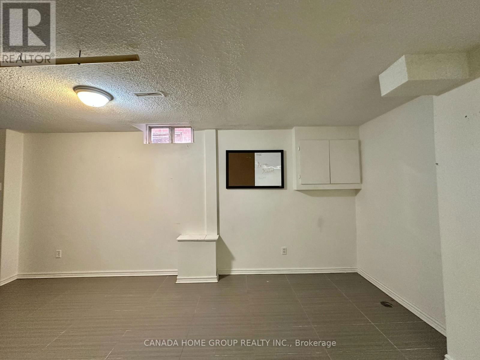 303 RIEL DRIVE Image 21