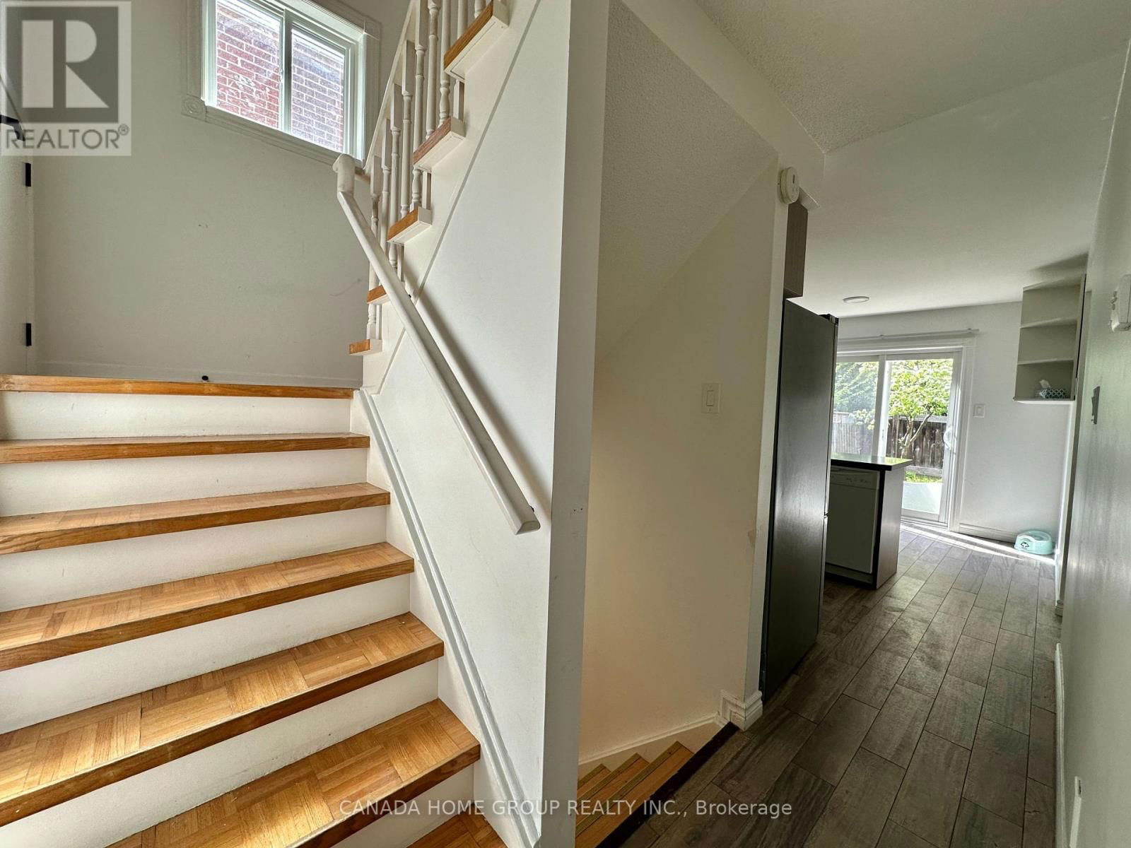 303 RIEL DRIVE Image 5