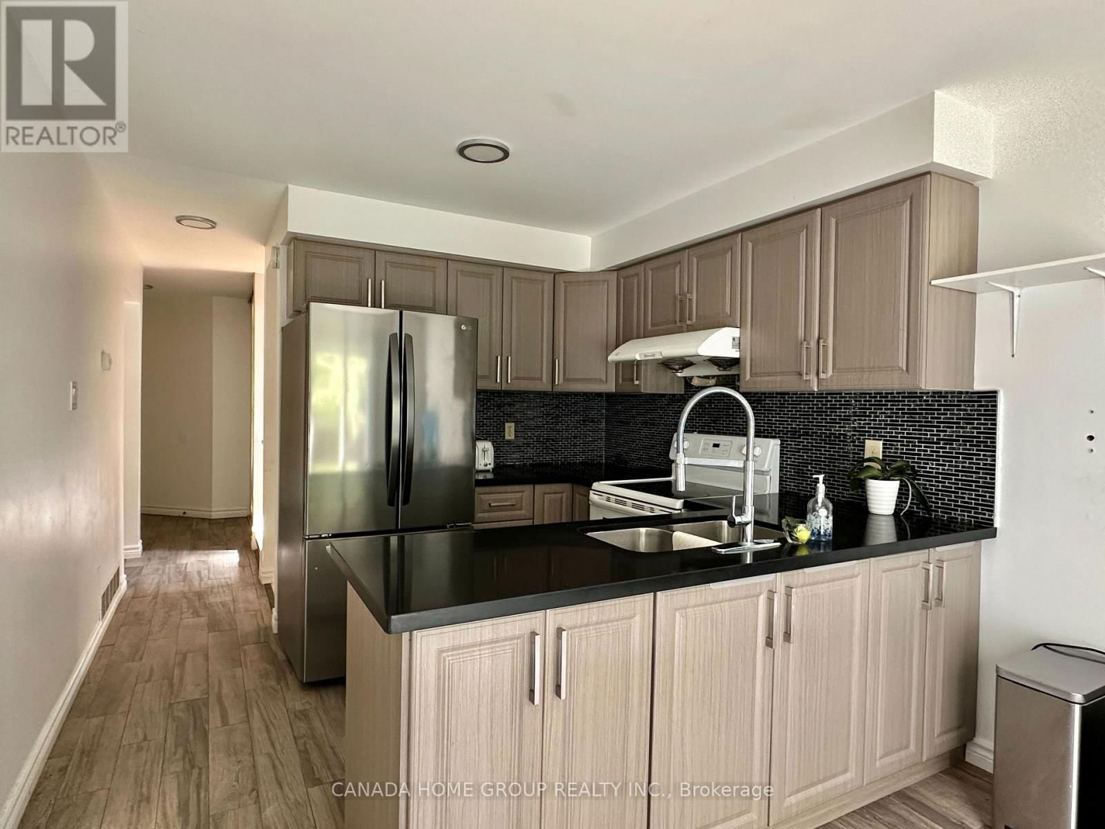 303 RIEL DRIVE Image 6