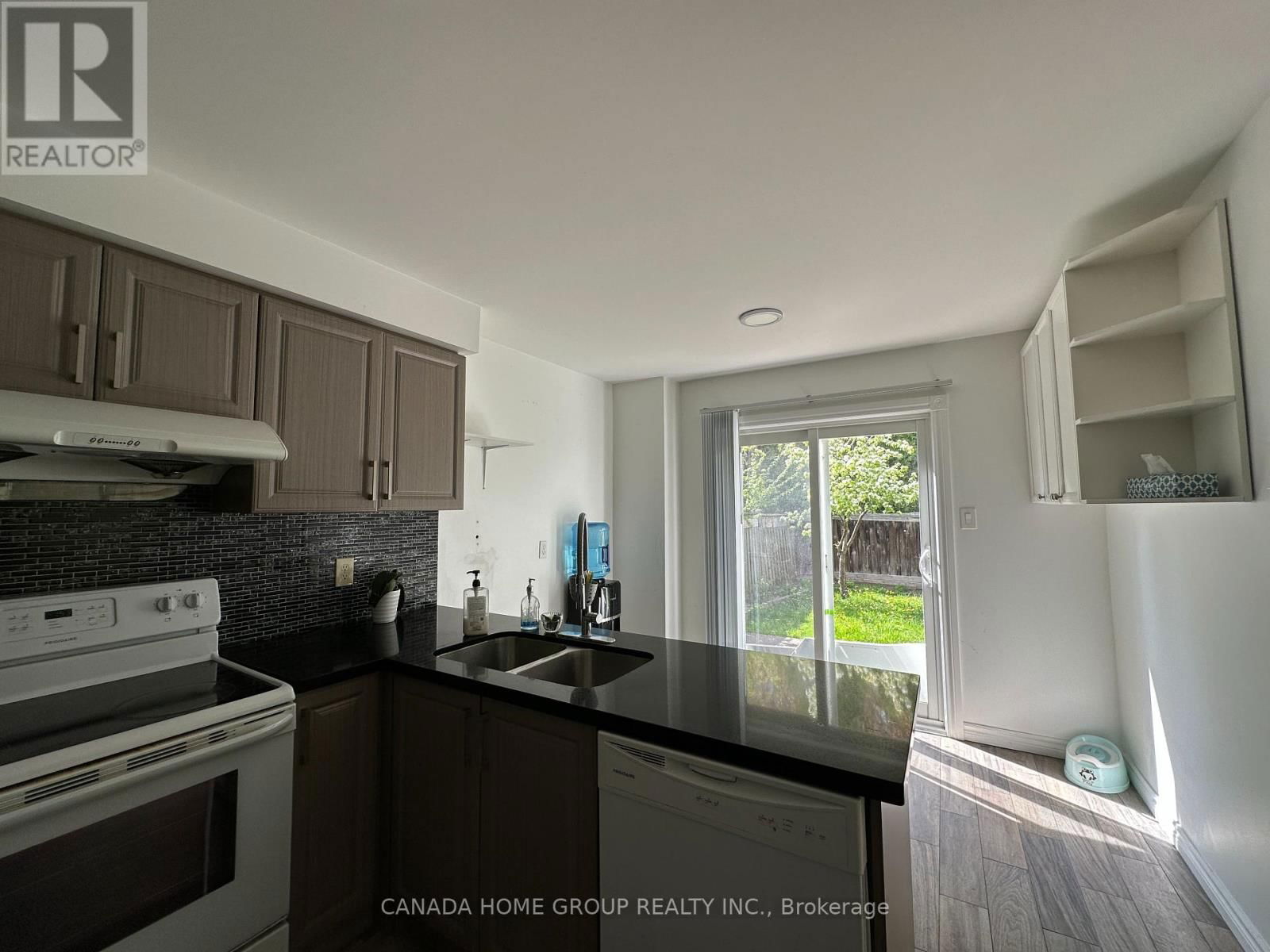 303 RIEL DRIVE Image 7