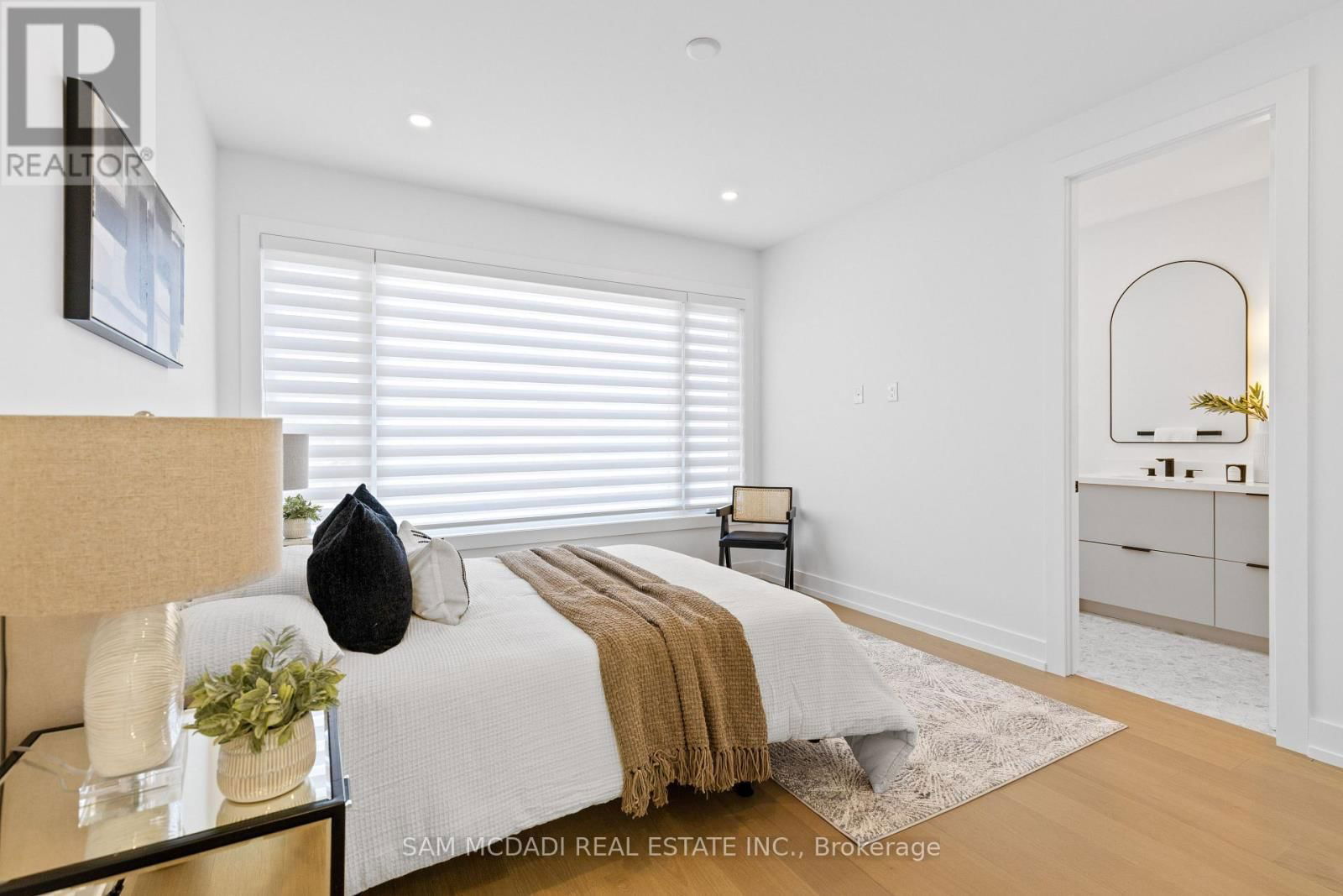 1037 CAVEN STREET Image 13