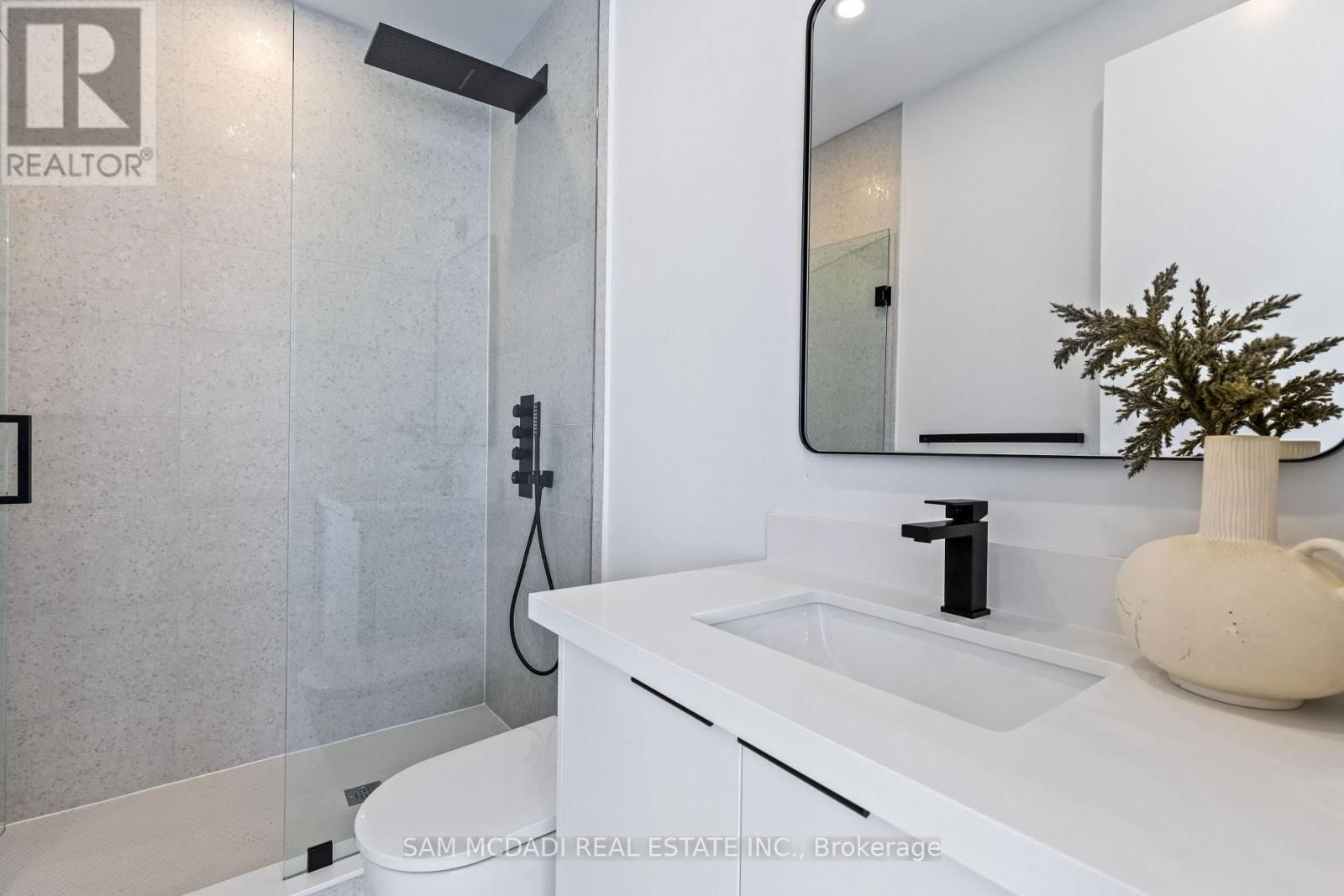 1037 CAVEN STREET Image 28