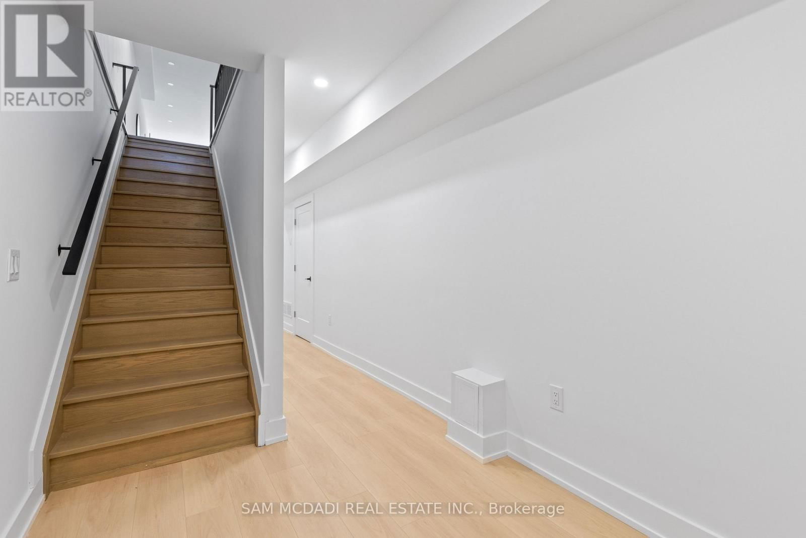 1037 CAVEN STREET Image 29