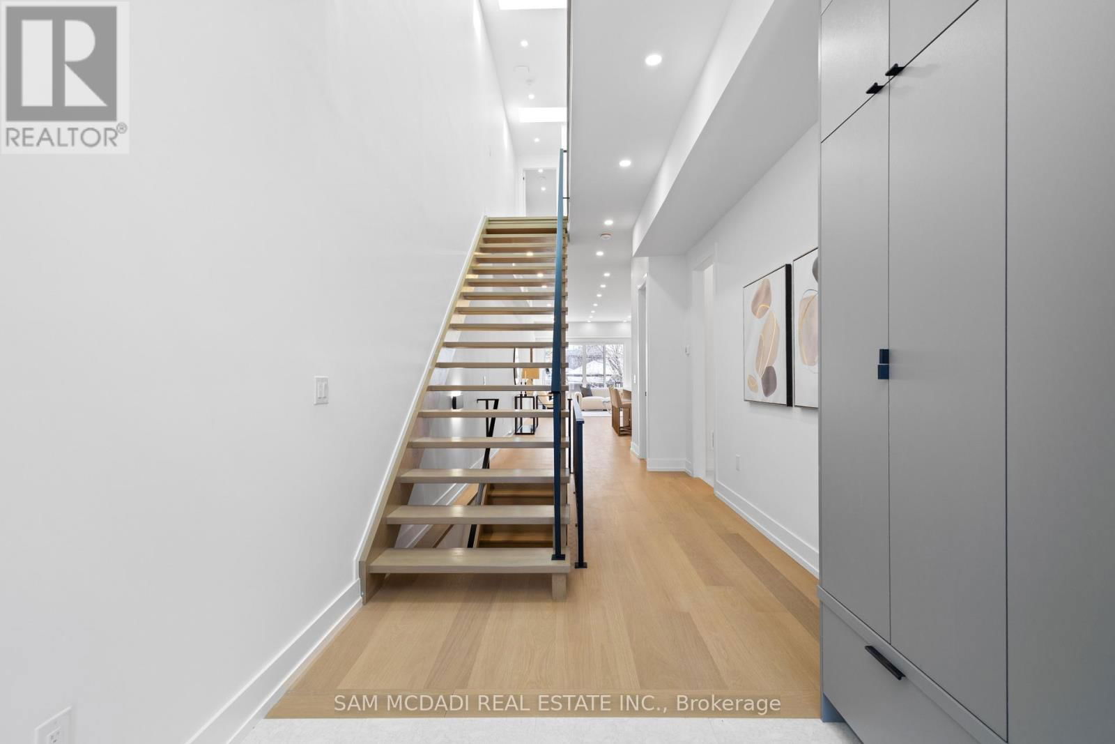 1037 CAVEN STREET Image 3
