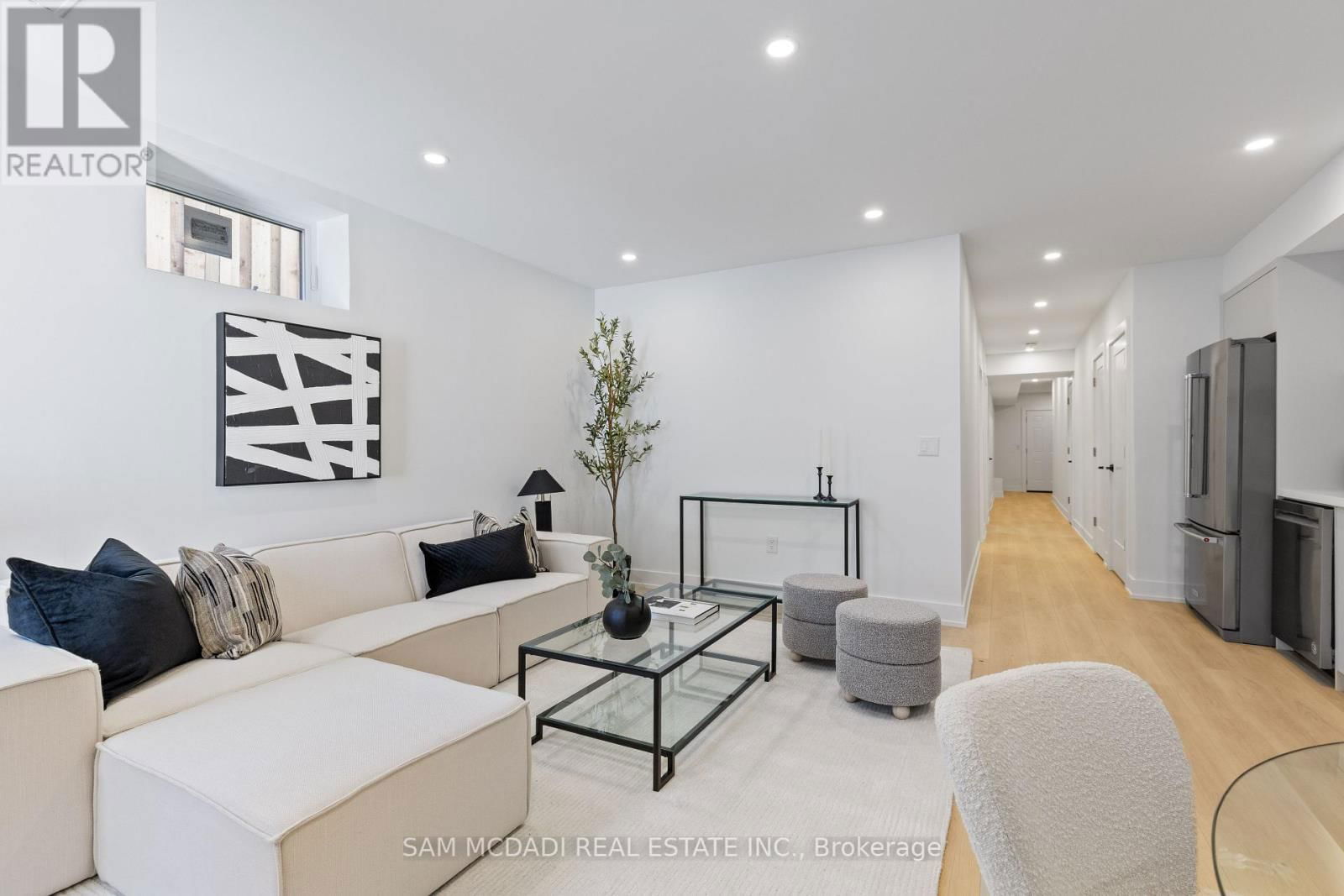 1037 CAVEN STREET Image 33
