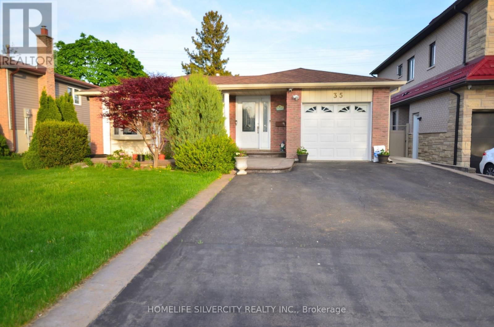 35 GENEVA CRESCENT Image 1