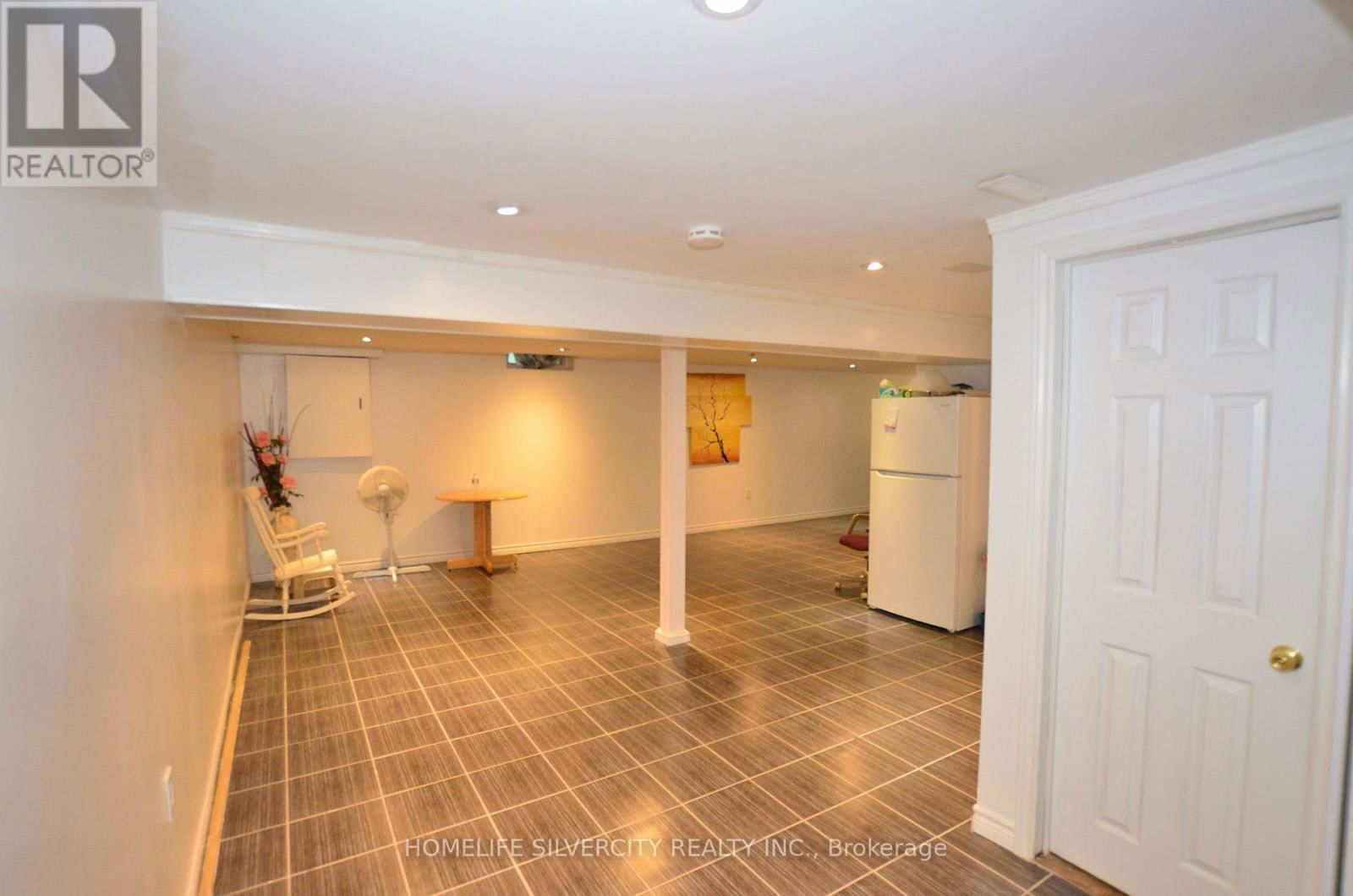 35 GENEVA CRESCENT Image 40