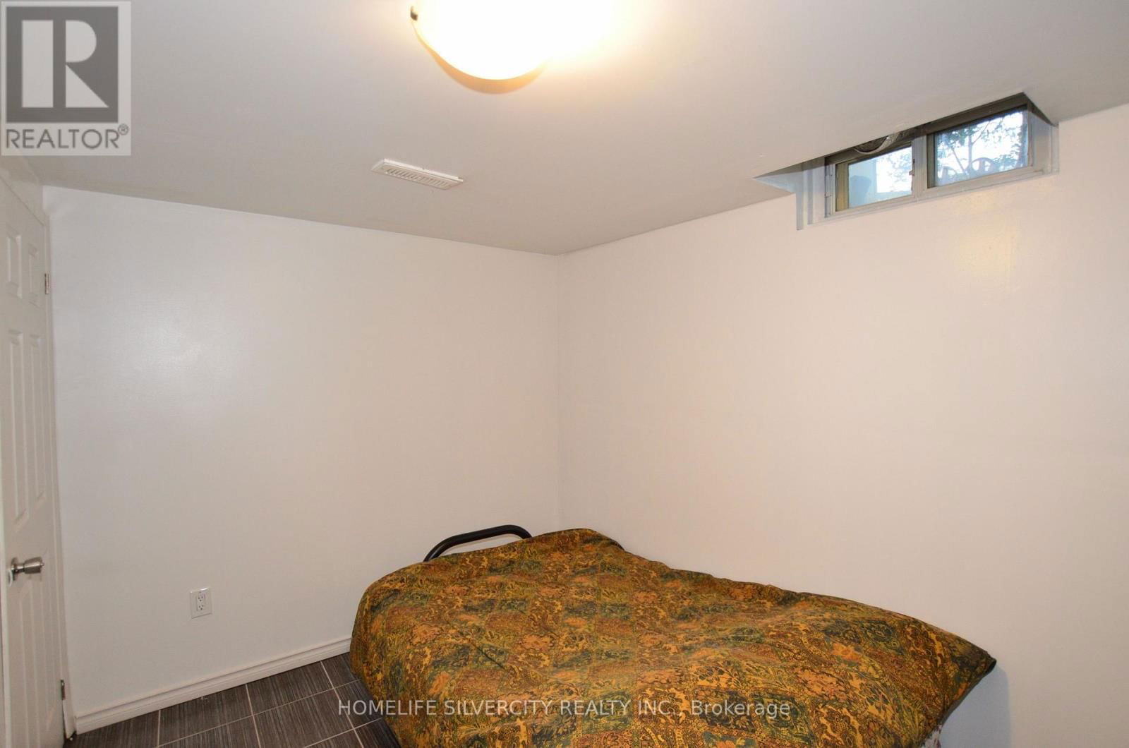 35 GENEVA CRESCENT Image 44