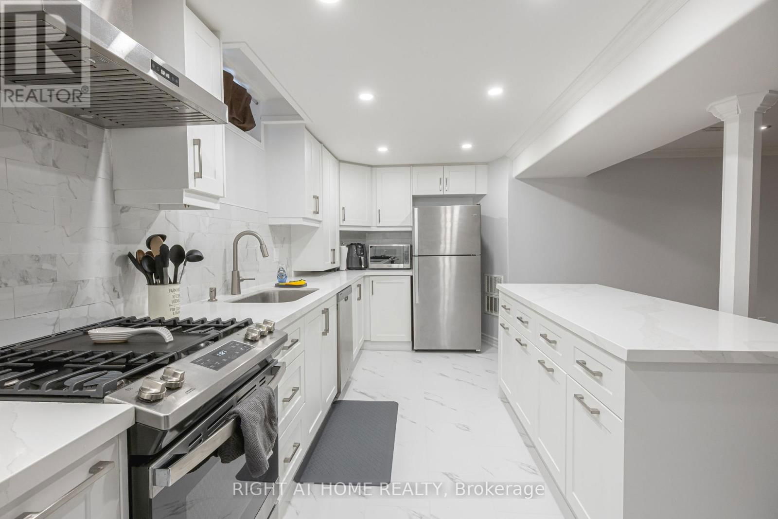 5369 FALLINGBROOK DRIVE Image 28