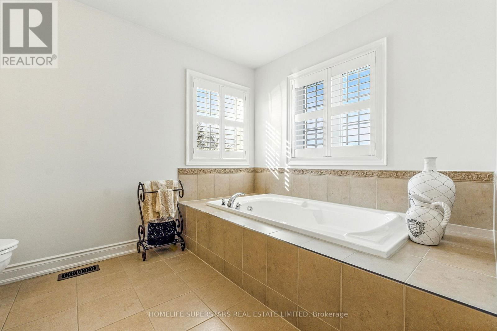 75 MAYBECK DRIVE Image 17