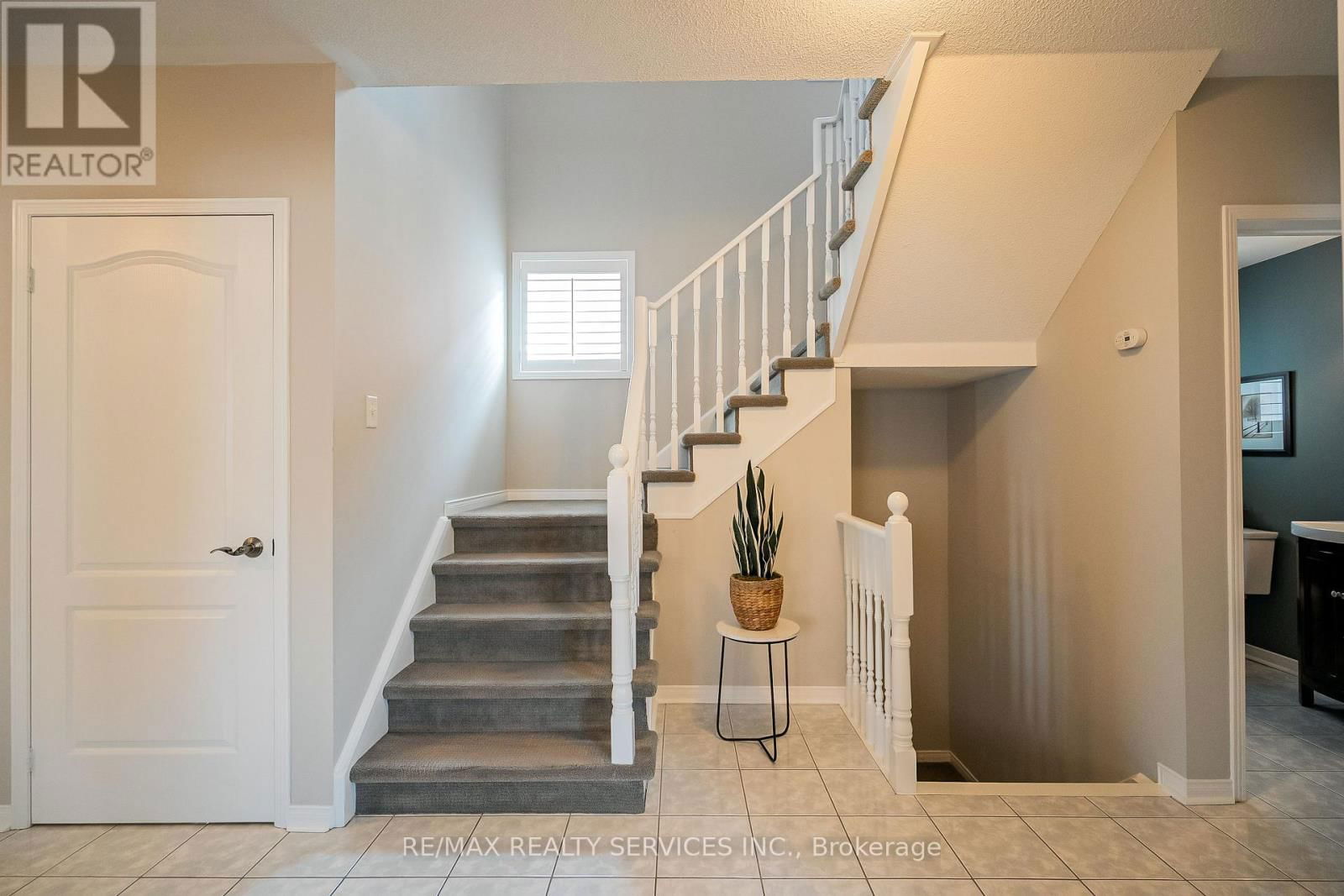 45 CULTURE CRESCENT Image 16
