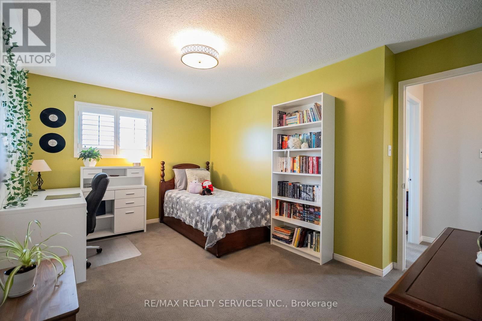 45 CULTURE CRESCENT Image 24