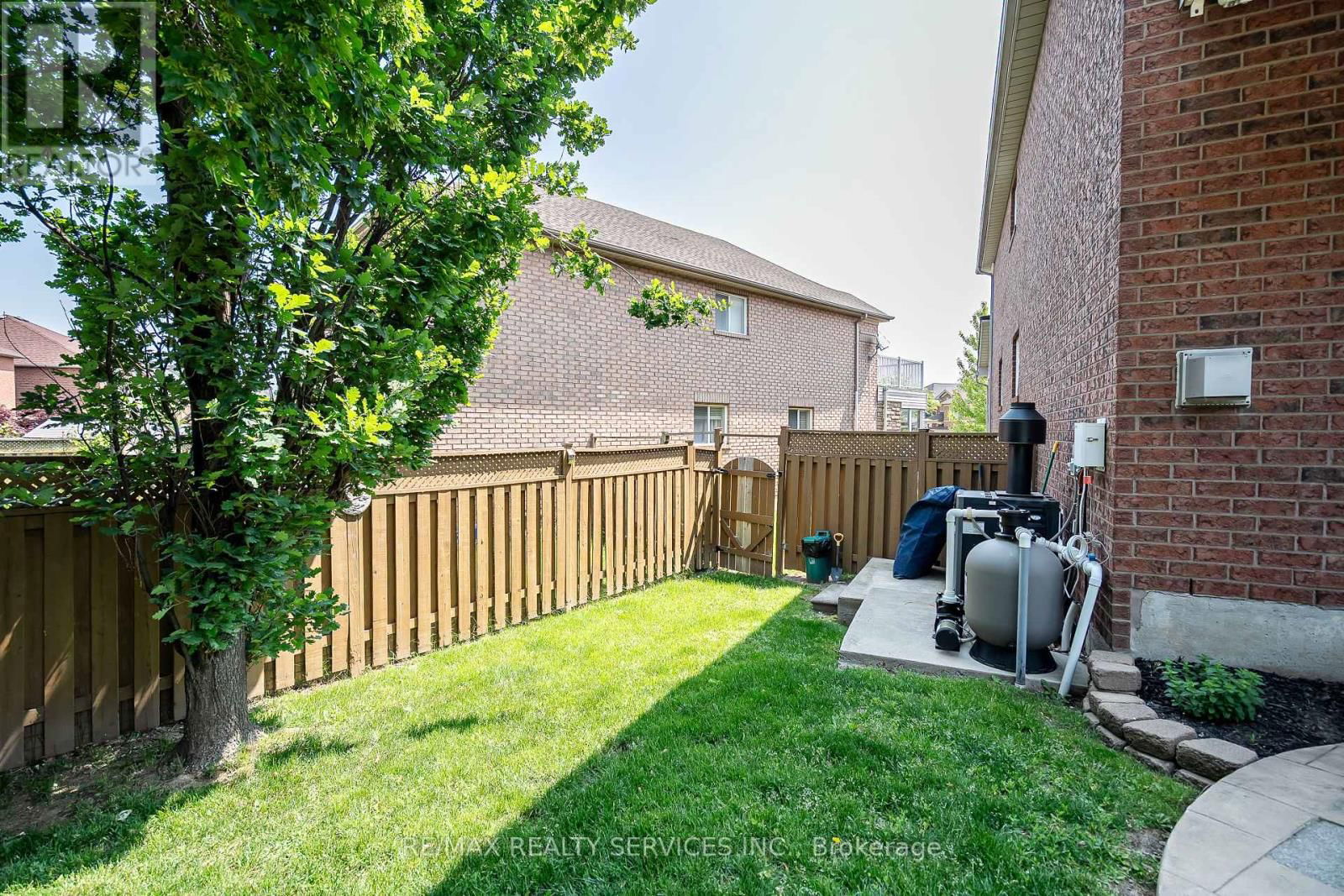 45 CULTURE CRESCENT Image 34