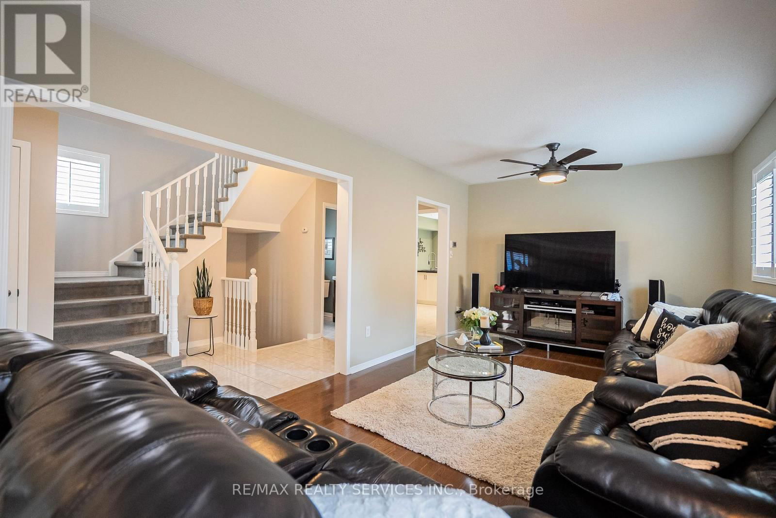45 CULTURE CRESCENT Image 6