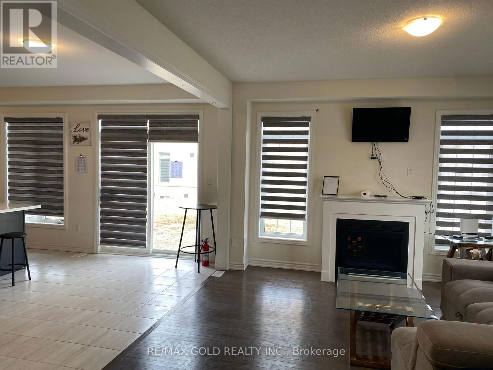 537 VETERANS DRIVE Image 17