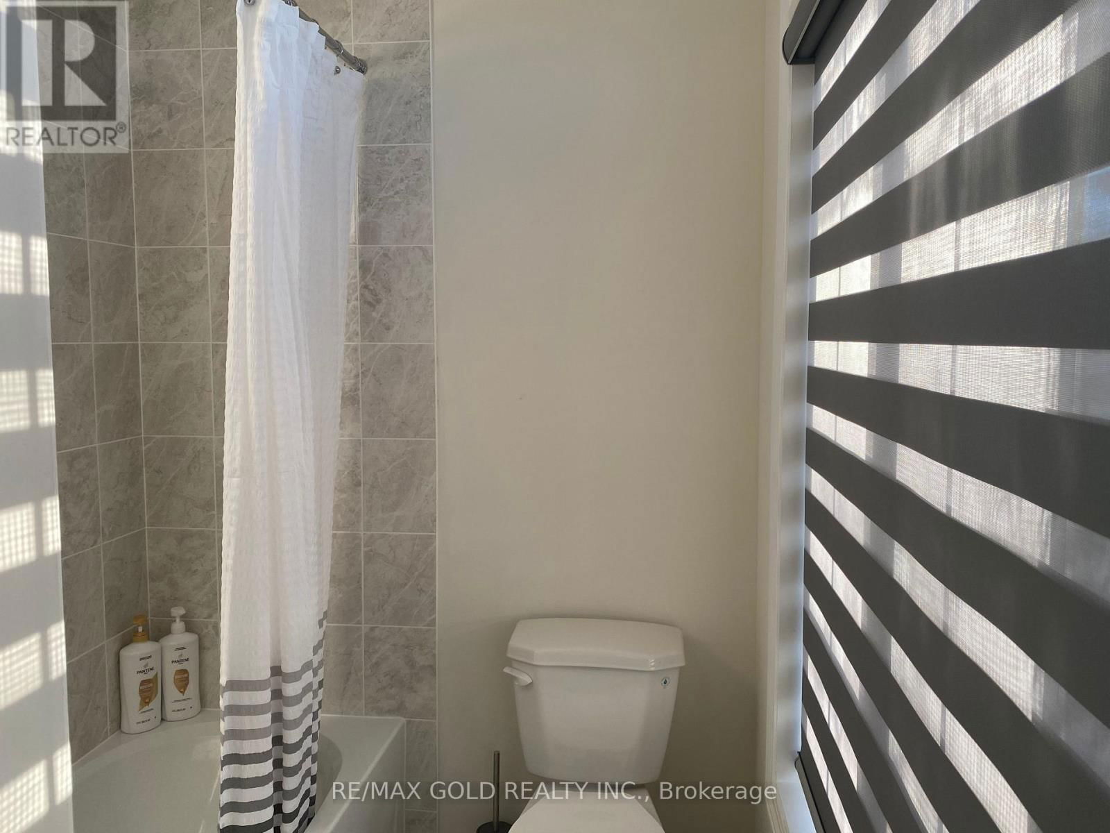 537 VETERANS DRIVE Image 31