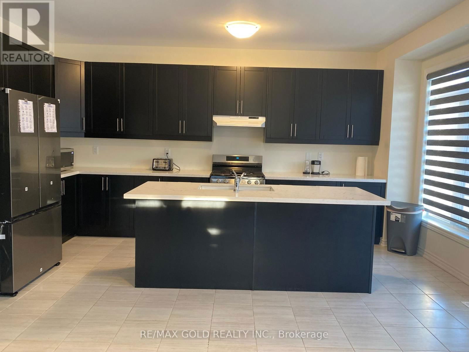 537 VETERANS DRIVE Image 38