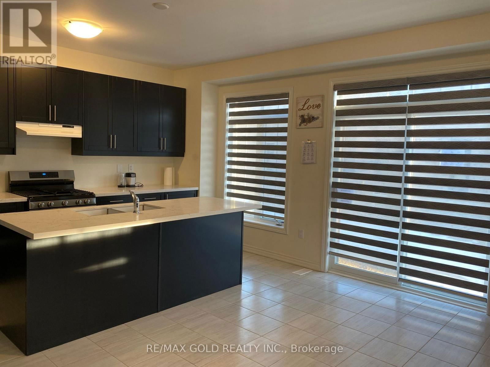 537 VETERANS DRIVE Image 39