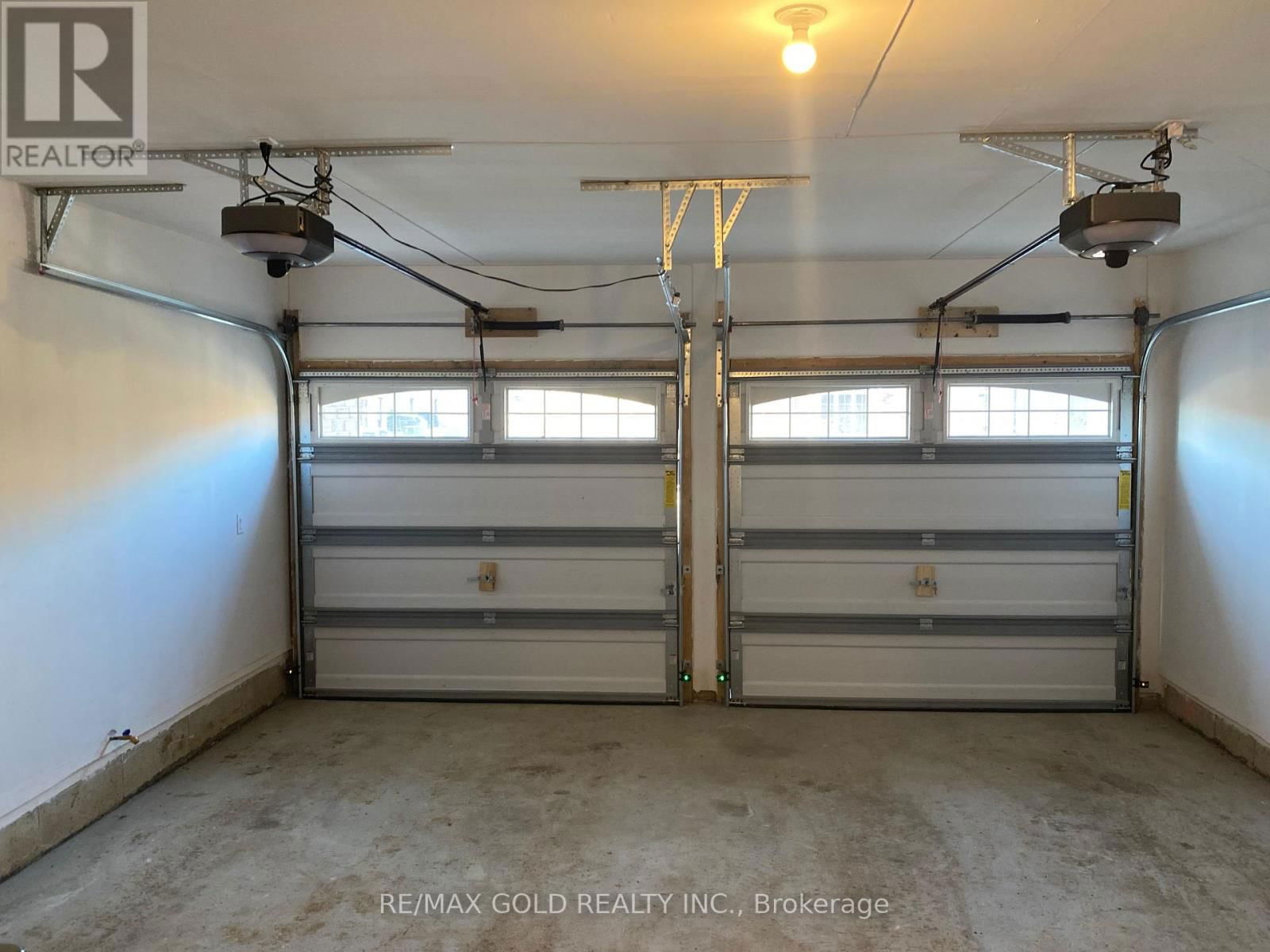 537 VETERANS DRIVE Image 45