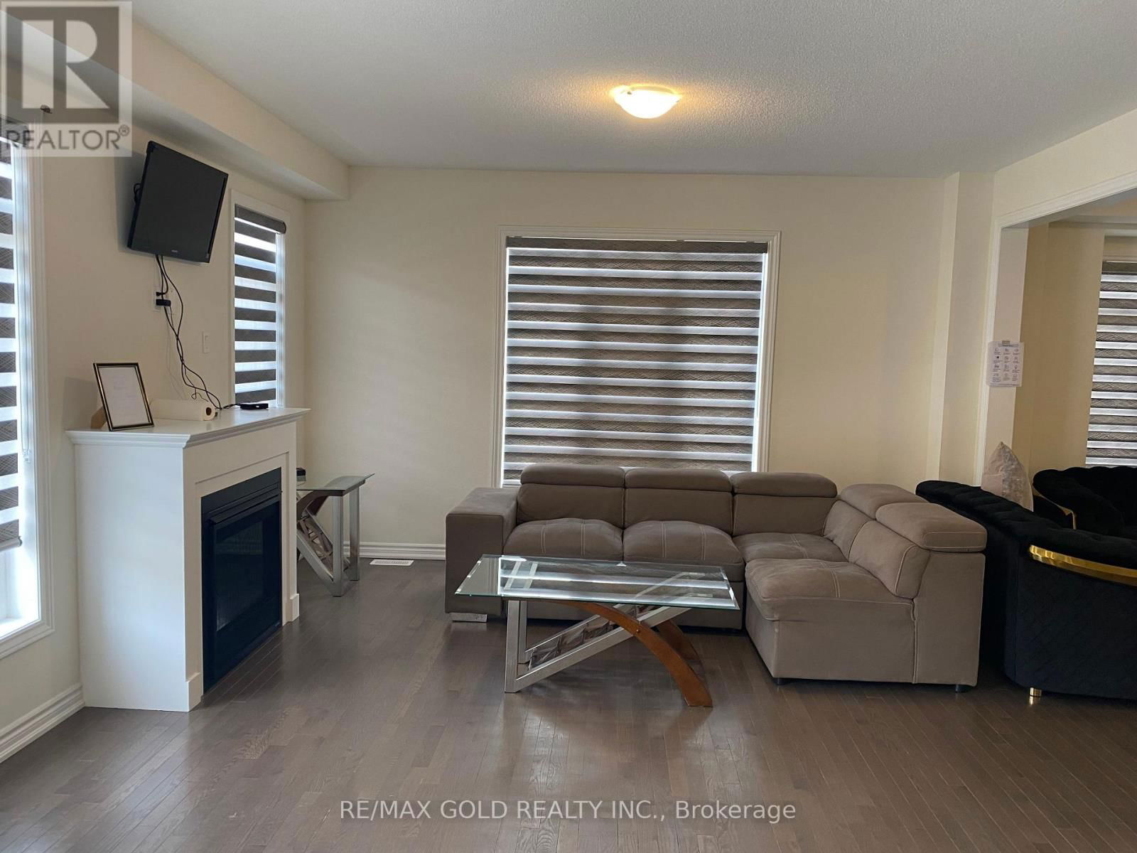 537 VETERANS DRIVE Image 9