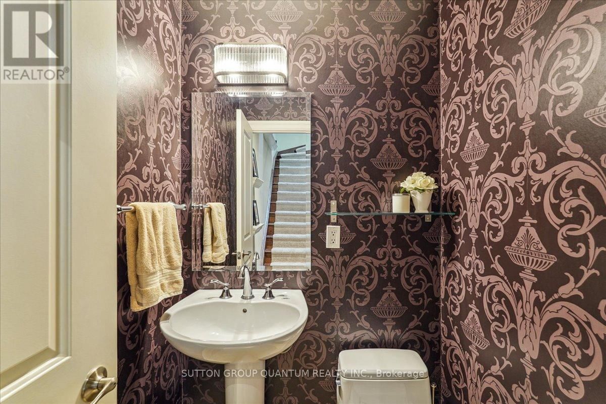 2378 MARINE DRIVE Image 12