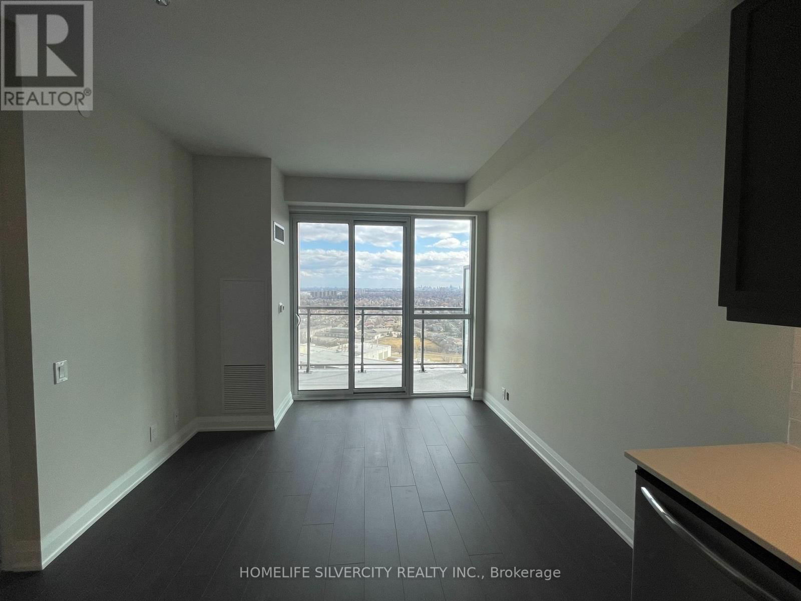 2104 - 15 LYNCH STREET Image 3
