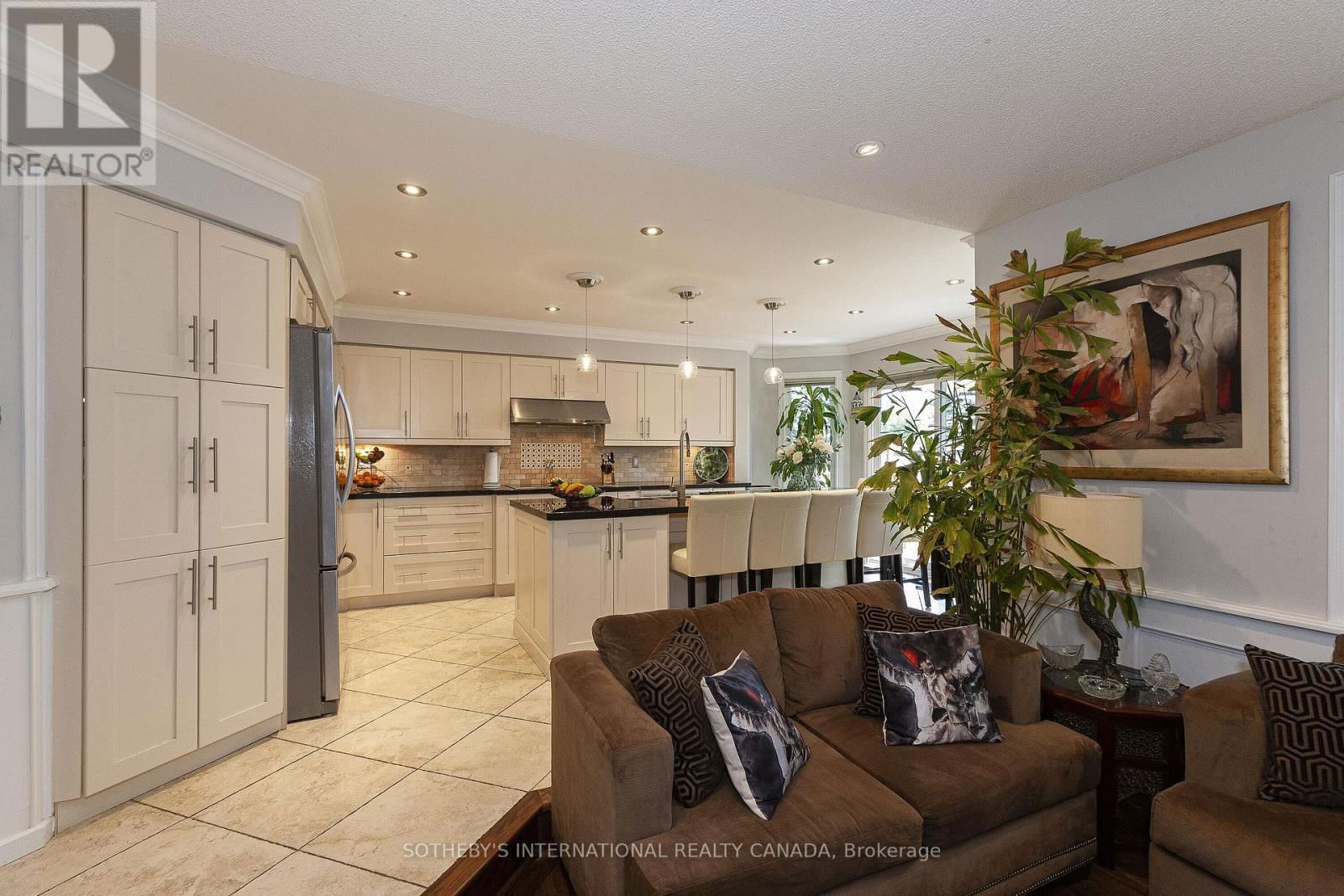 2074 BRAYS LANE Image 10