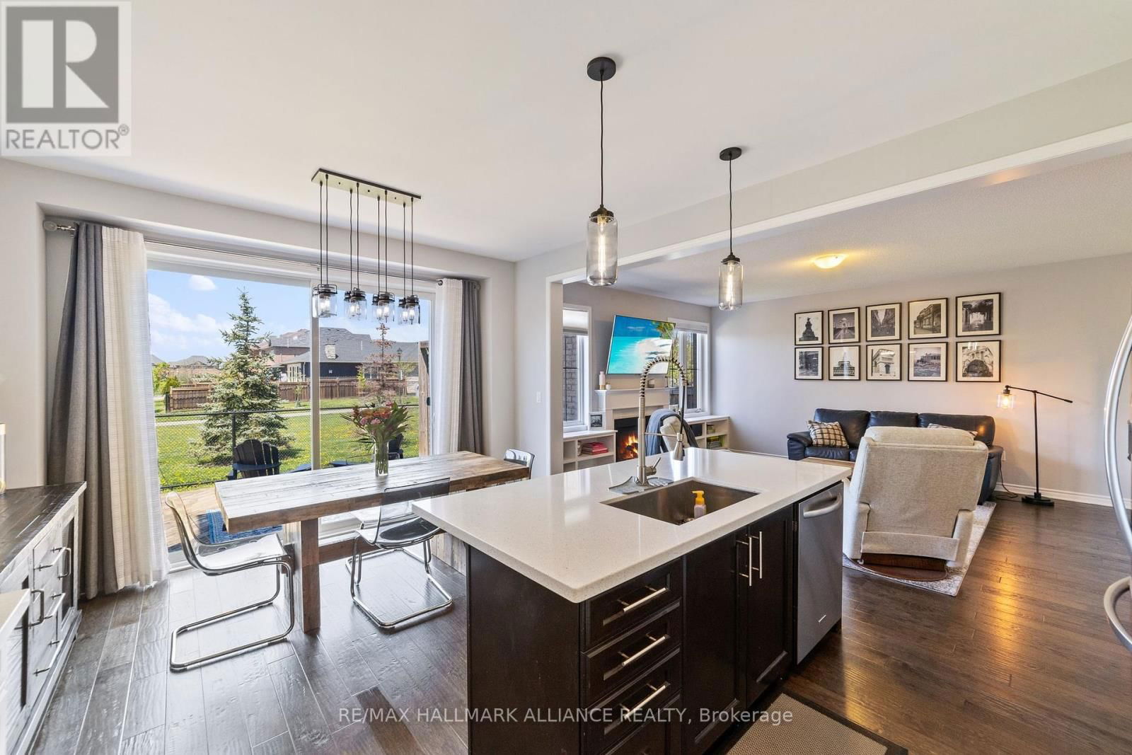 569 LANGHOLM STREET Image 12