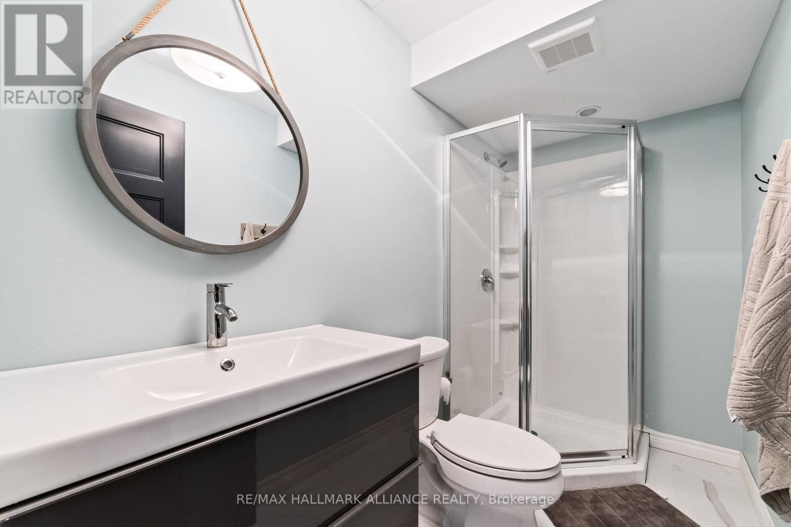 569 LANGHOLM STREET Image 30