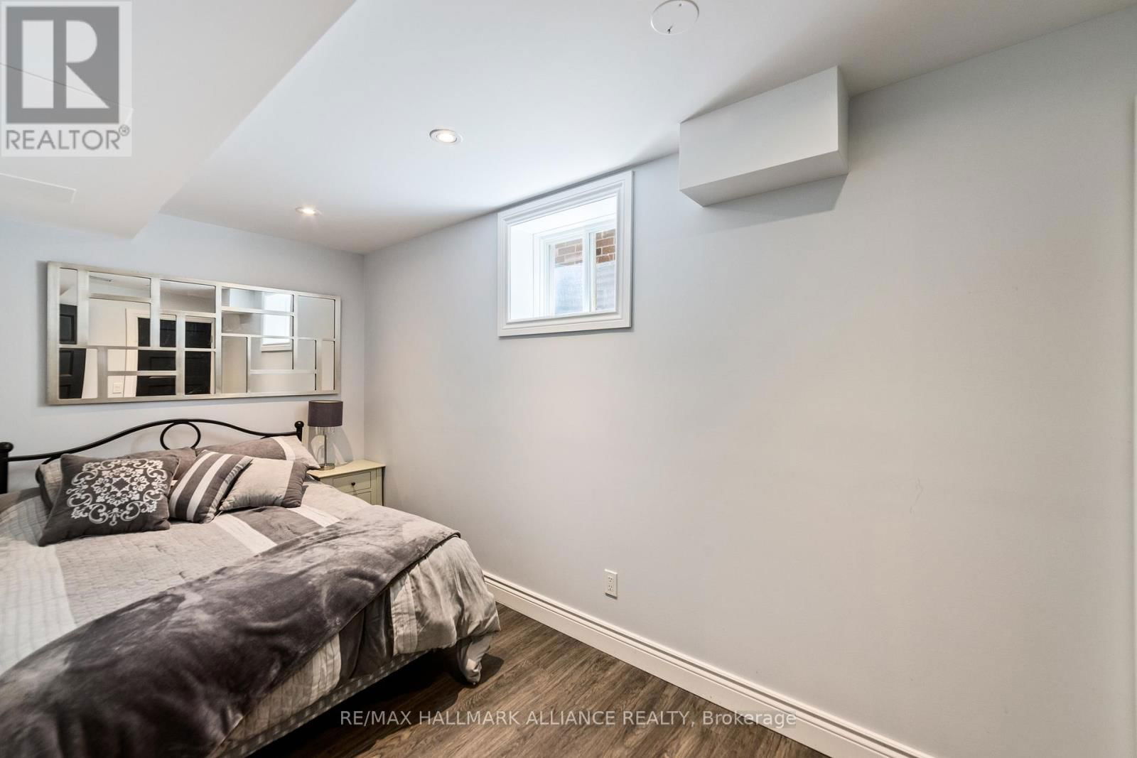 569 LANGHOLM STREET Image 31