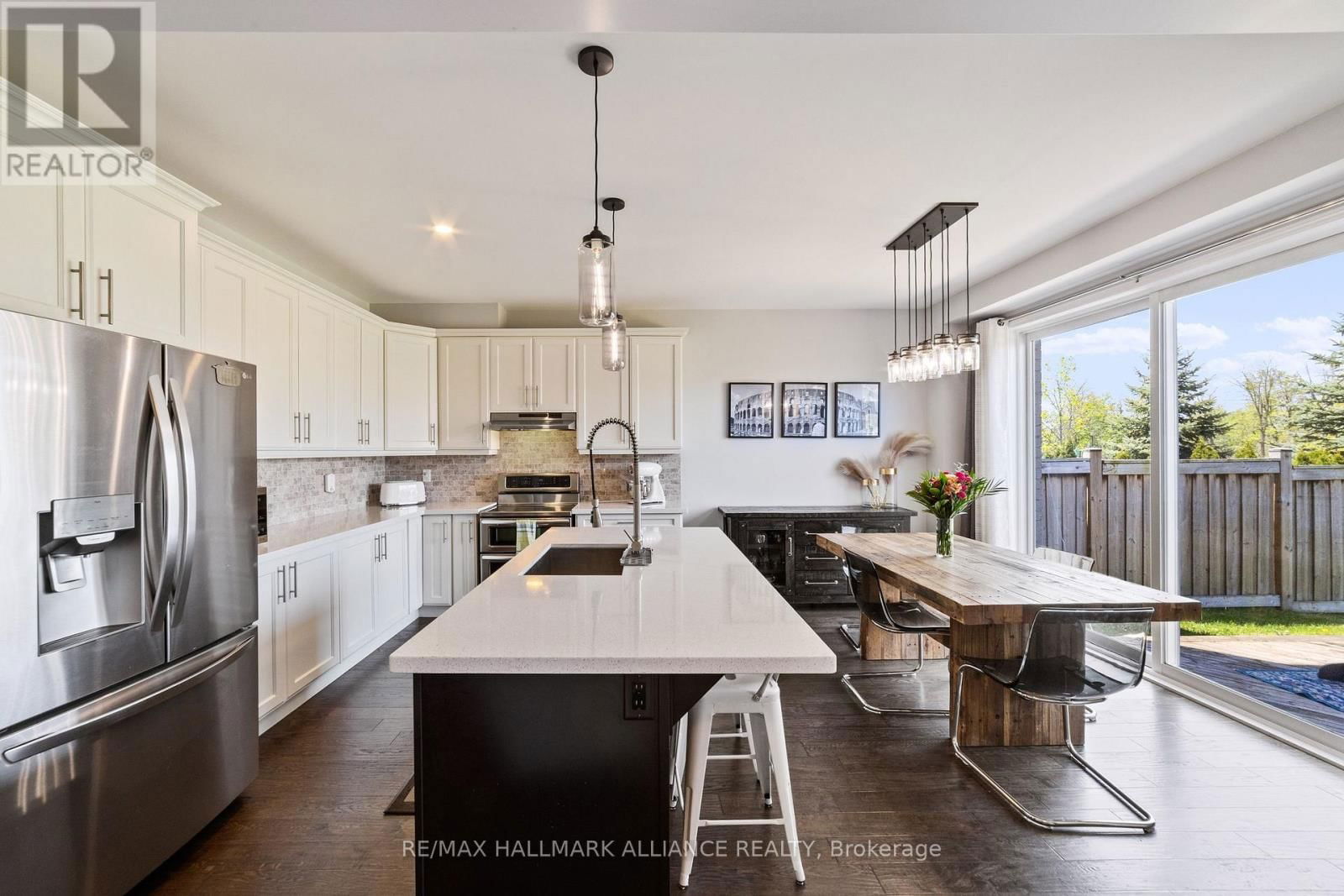 569 LANGHOLM STREET Image 9